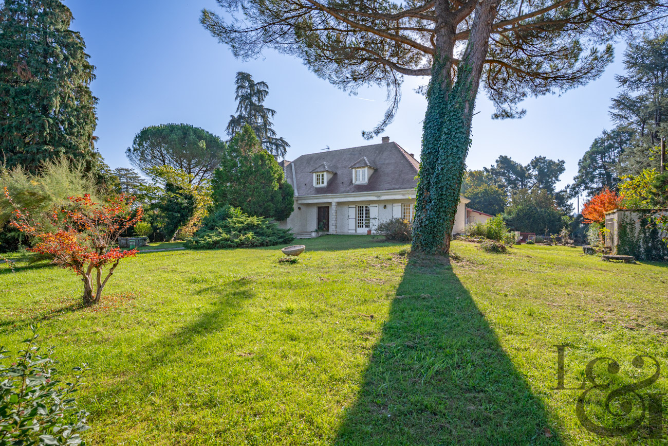 Maison traditionnelle à vendre à Sainte-Livrade-sur-Lot