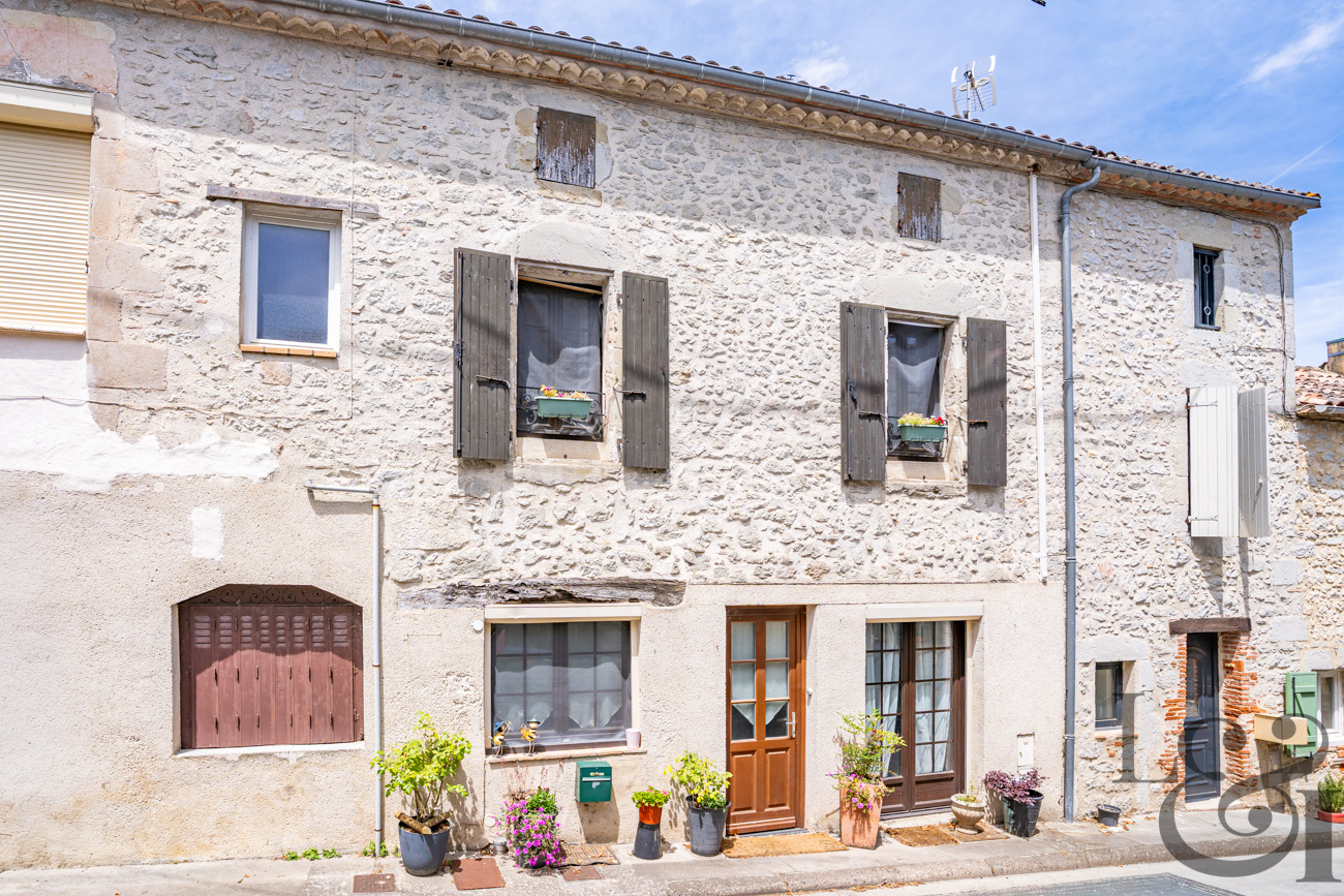 A vendre maison de ville à Saint-Pastour