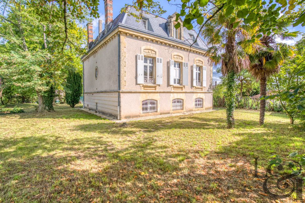 Elégante Maison de Maître à vendre à Villeneuve-sur-Lot