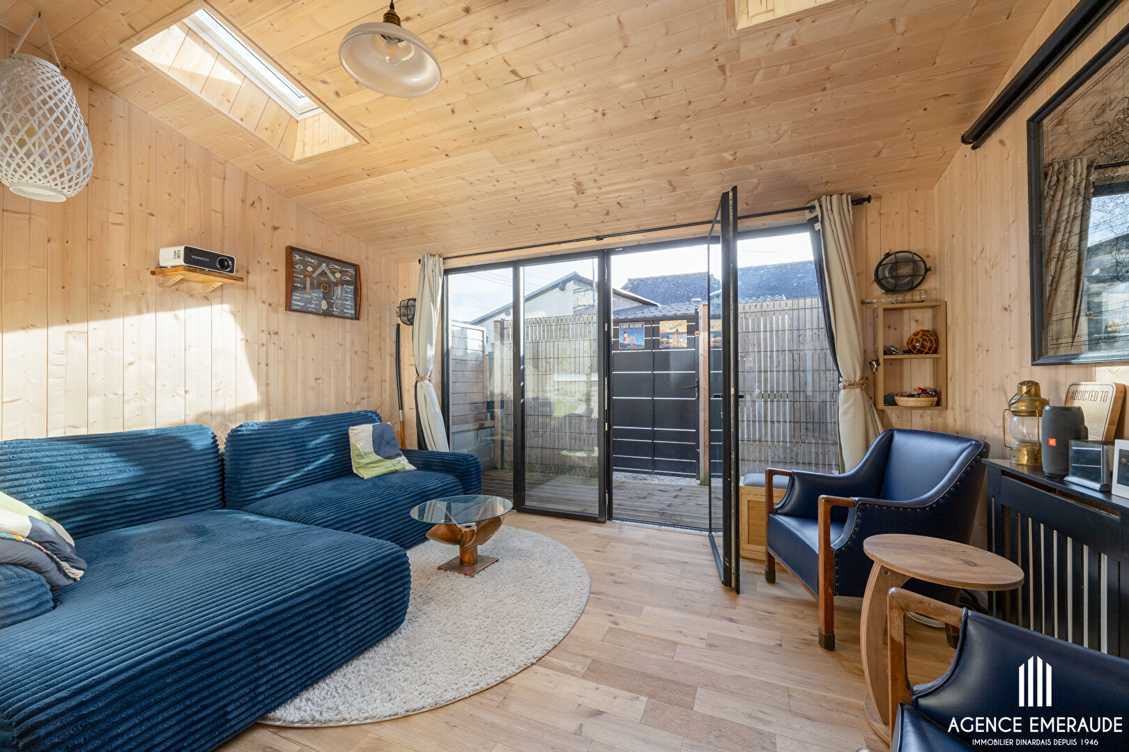 Maison en pierres centre Bourg de La Richardais 2 chambres 2 sde 2 wc dépendance