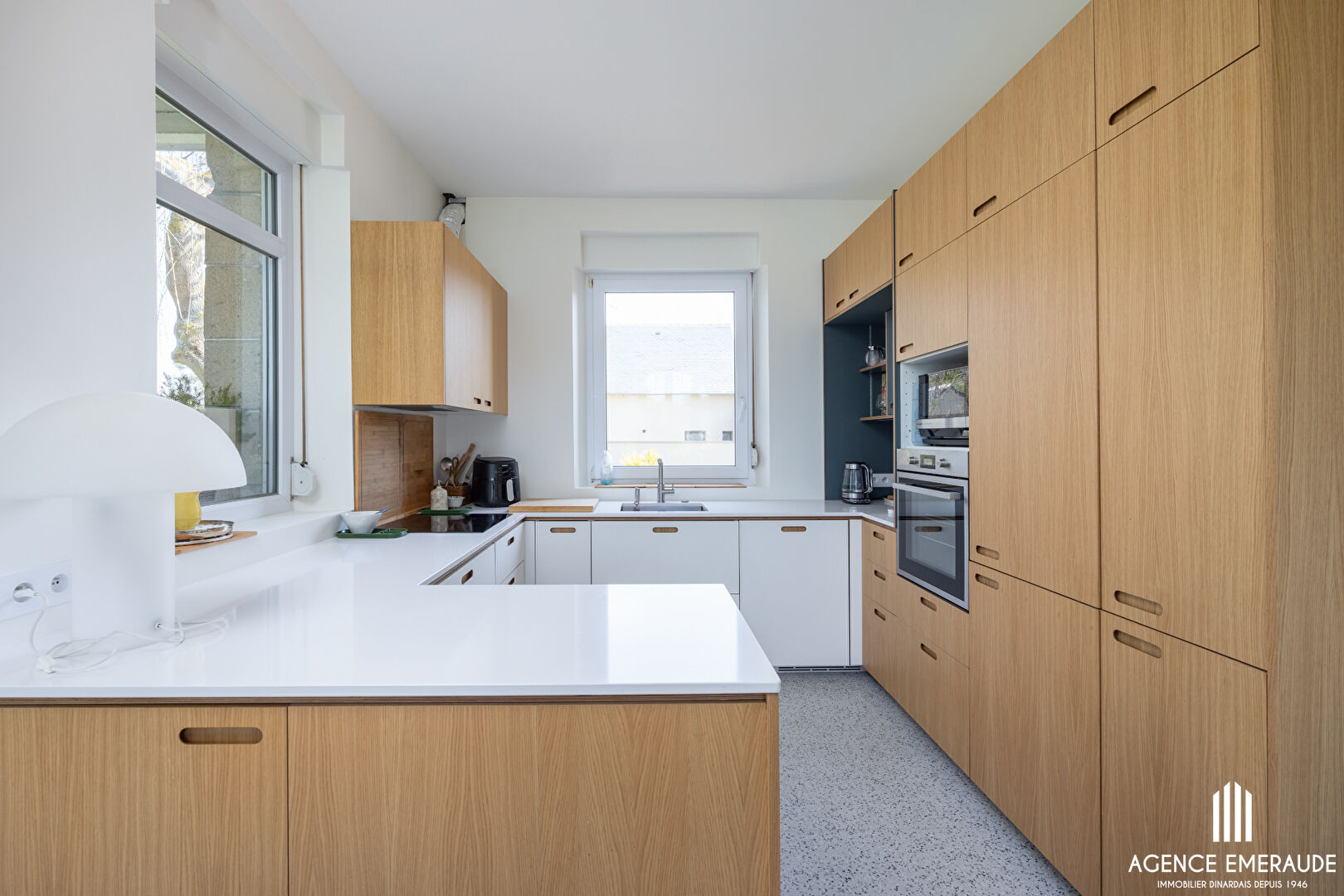 Photo Maison Le Minhic Sur Rance  5 pièce(s) 136 m² 3 chambres possibilités 5 chambres, cave, garage terrain d'une superficie de 1001 m². image 2/6