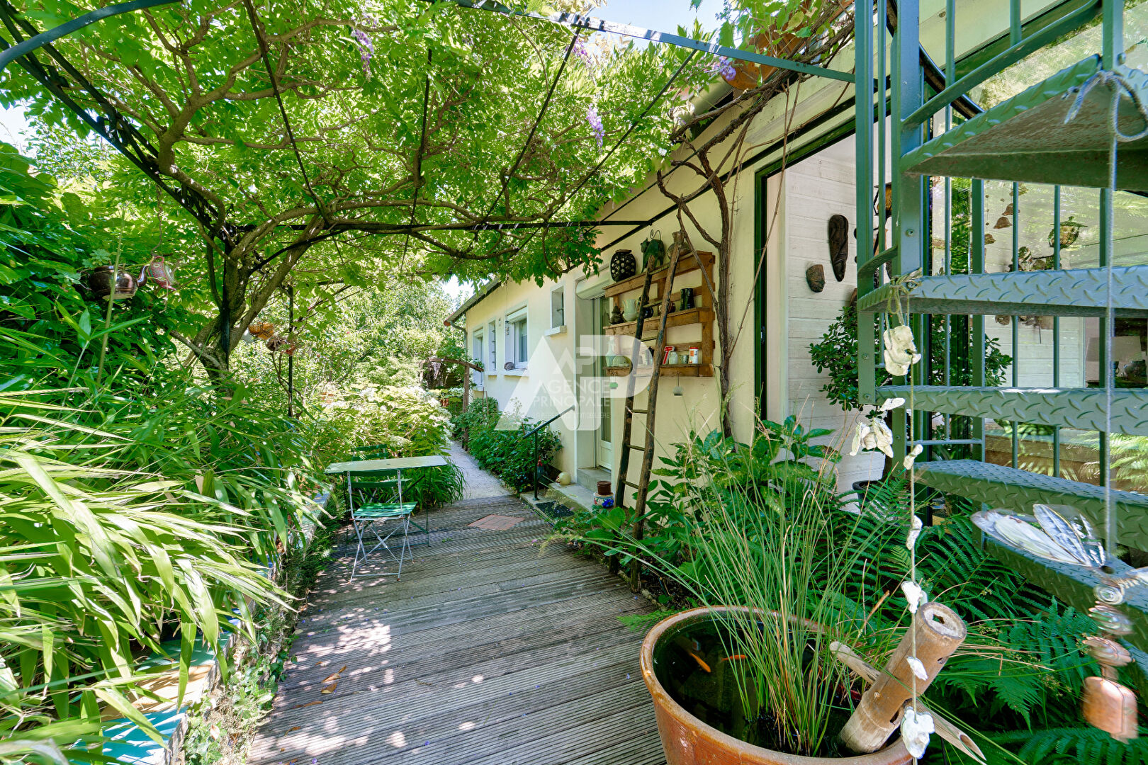 Photo Chaville RD - Maison de 6 pièces d'environ 156 m² et  son jardin verdoyant image 2/6