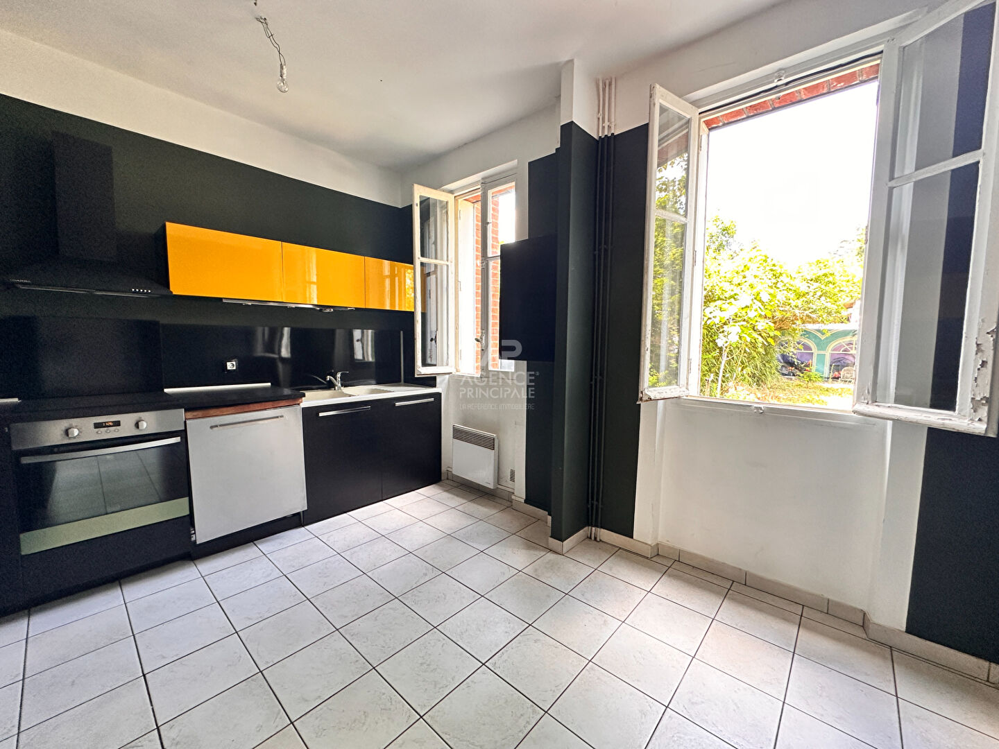Photo Chaville - Gare RD - Maison en meulière de 7 pièces. image 4/6