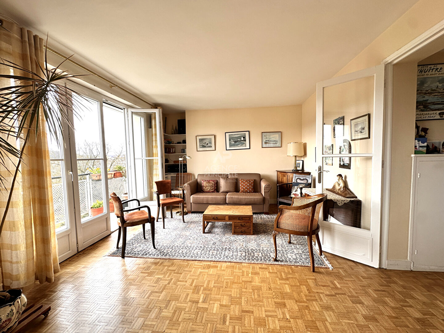 Sèvres - Croix Bosset - En dernier étage 4 pièces avec balcon de 77 m²