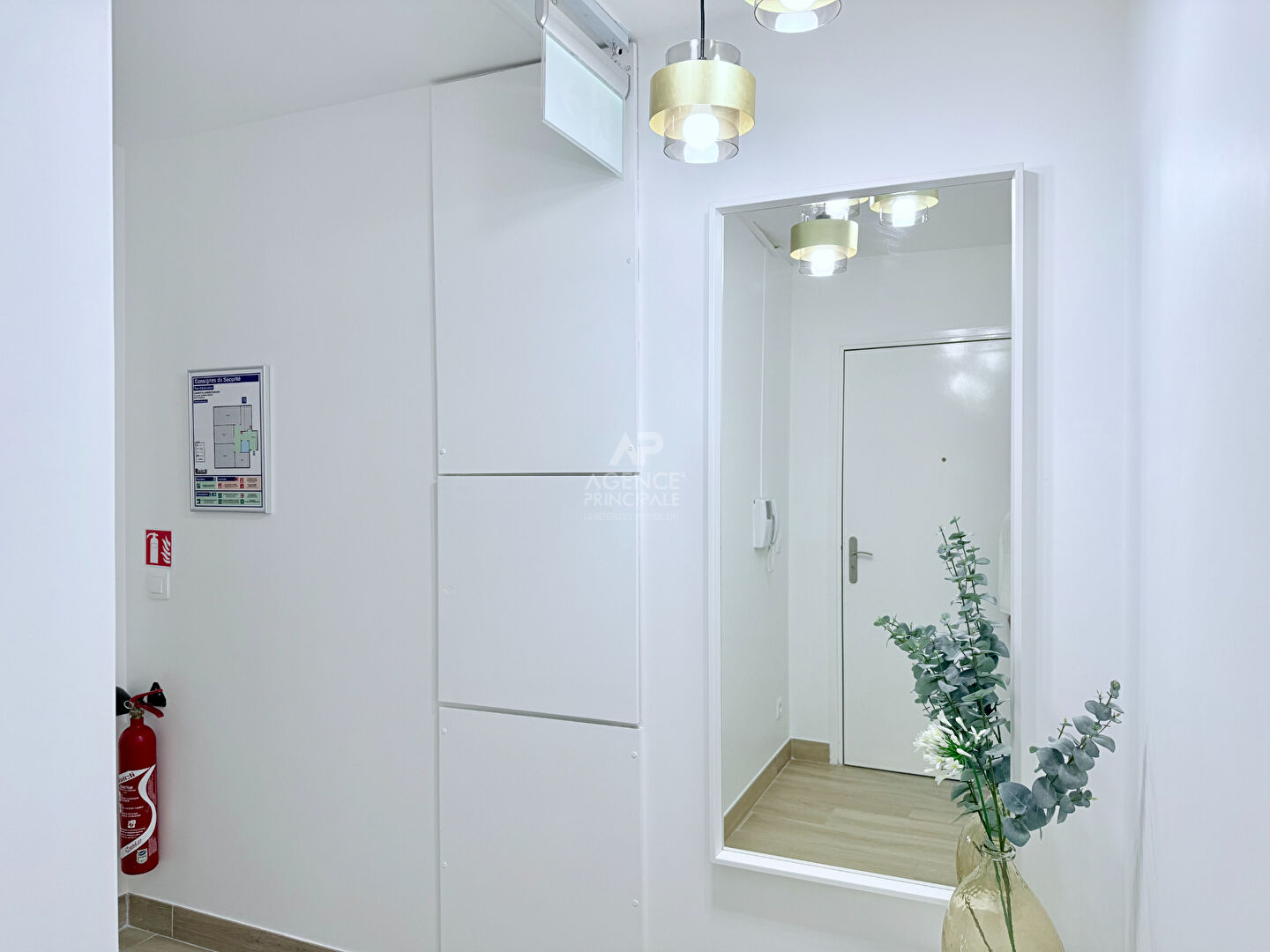 Photo CHAVILLE - Marché -  INVESTISSEMENT LOCATIF - Local  de 56,62 m²  avec 3 bureaux image 4/6