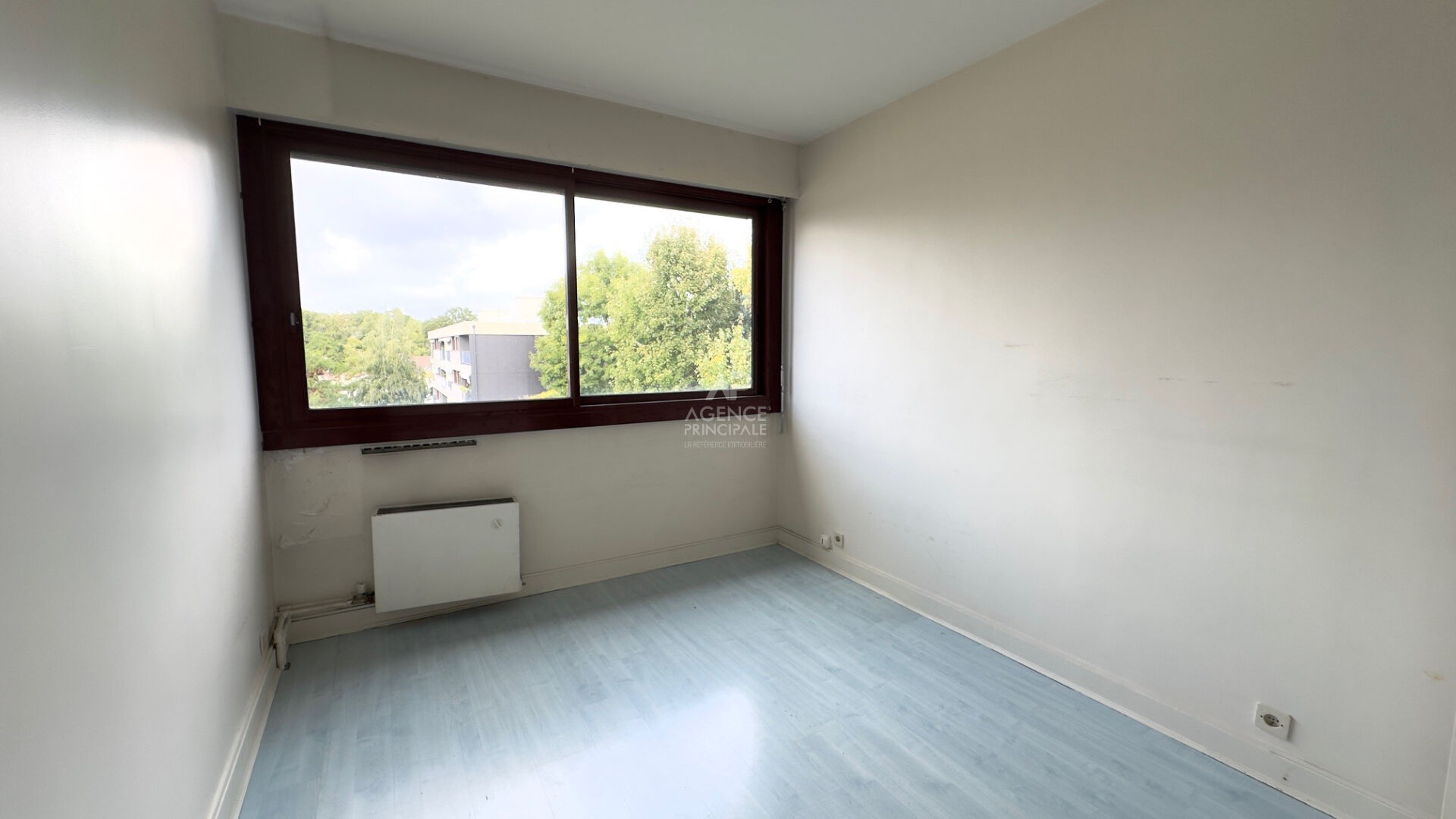 Photo SEVRES LES BRUYERES - APPARTEMENT FAMILIAL image 6/6