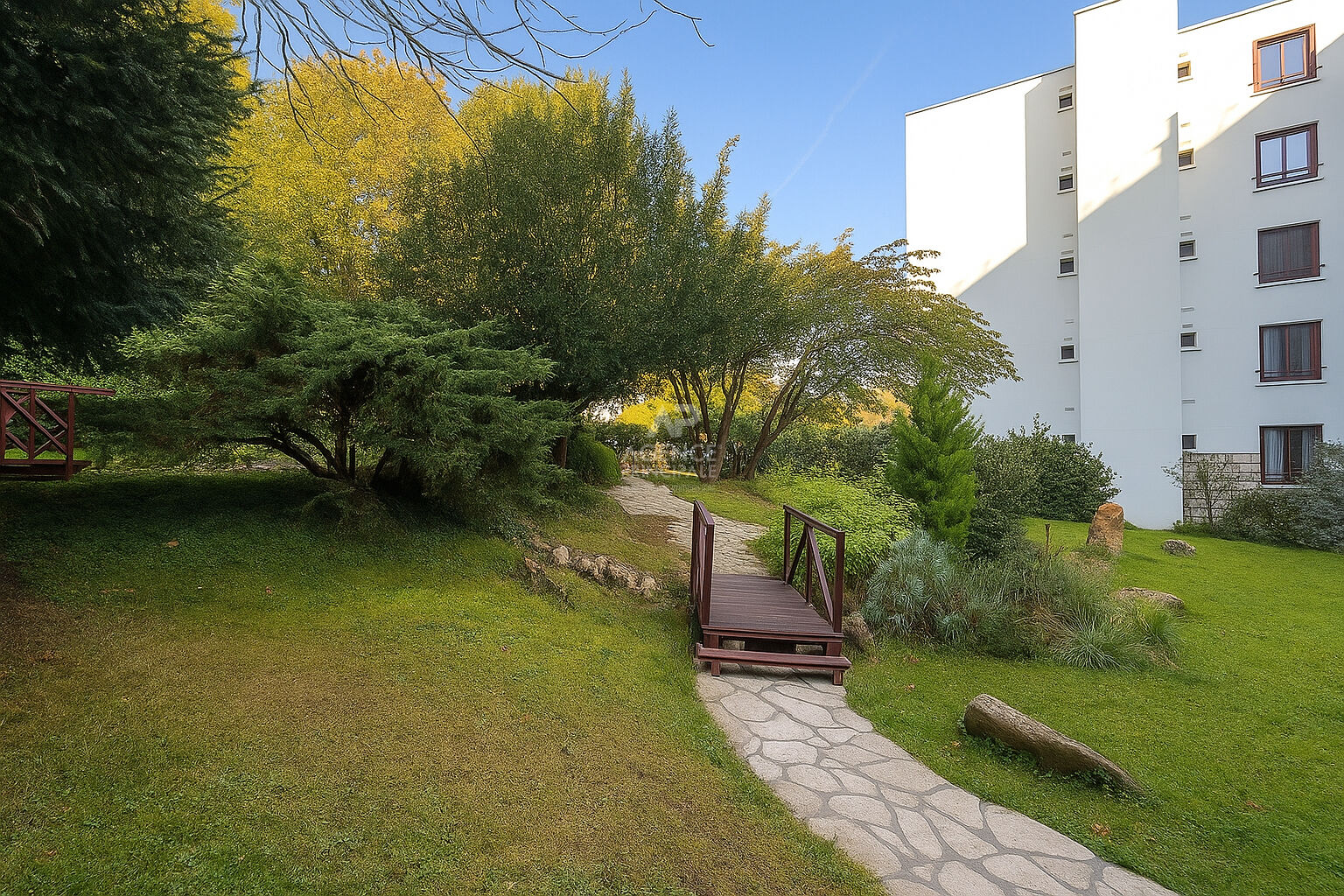 Photo SEVRES CROIX BOSSET - APPARTEMENT 3/4 PIECES image 1/5