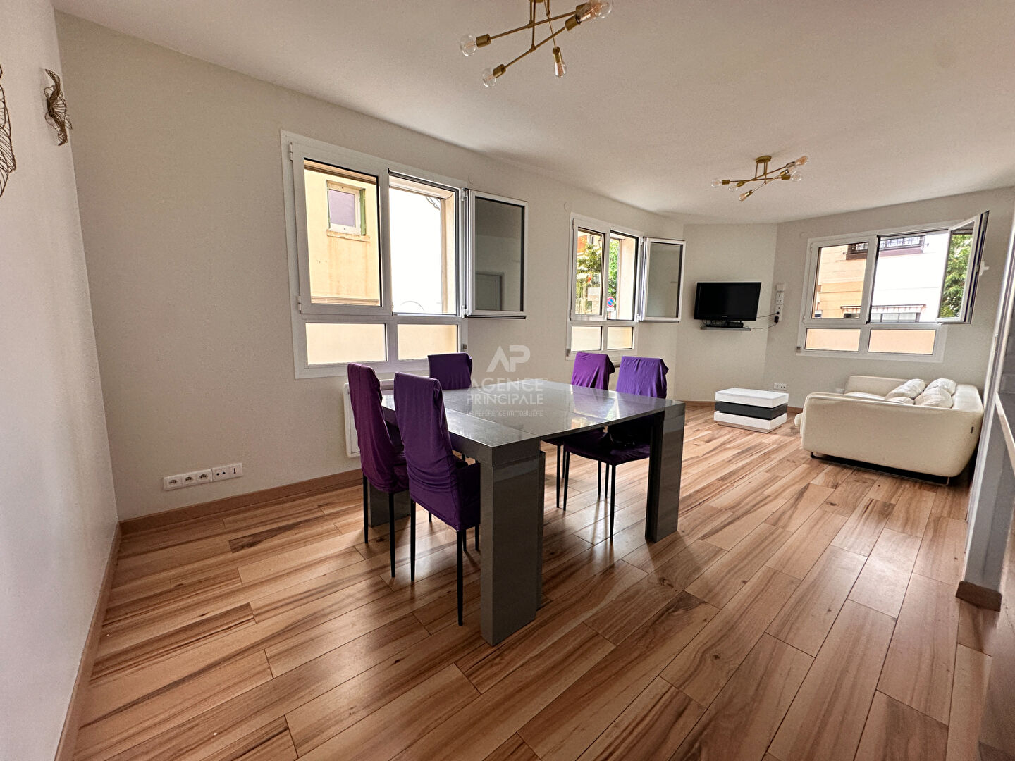 Photo Maison à vendre à Chaville - 6 pièces, 4 chambres et bureau, excellent état image 1/6