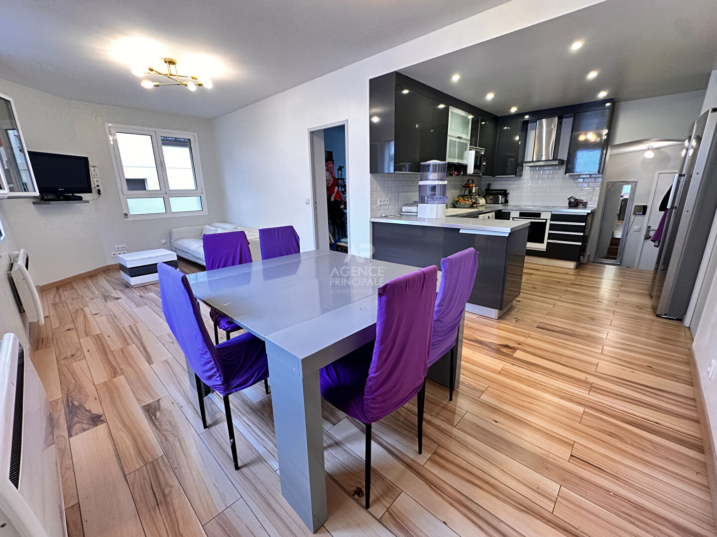 Photo Maison à vendre à Chaville - 6 pièces, 4 chambres et bureau, excellent état image 3/6