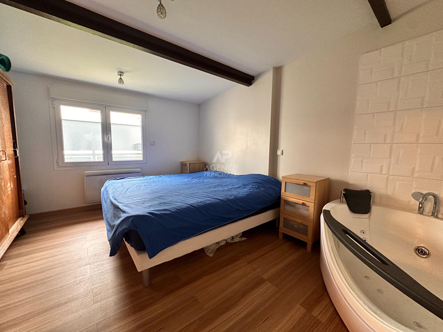 Photo Maison à vendre à Chaville - 6 pièces, 4 chambres et bureau, excellent état image 5/6