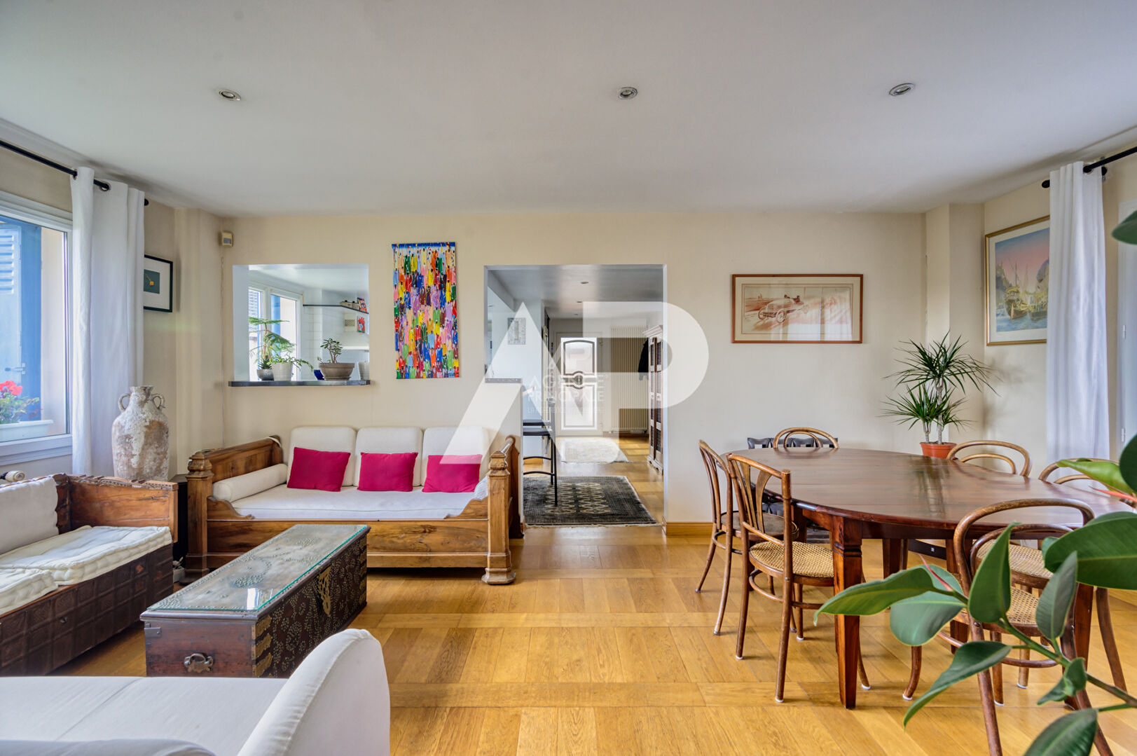 Photo CHAVILLE, Rive Droite * limite Sèvres- Maison  familiale avec possibilité appartement indépendant. image 3/6