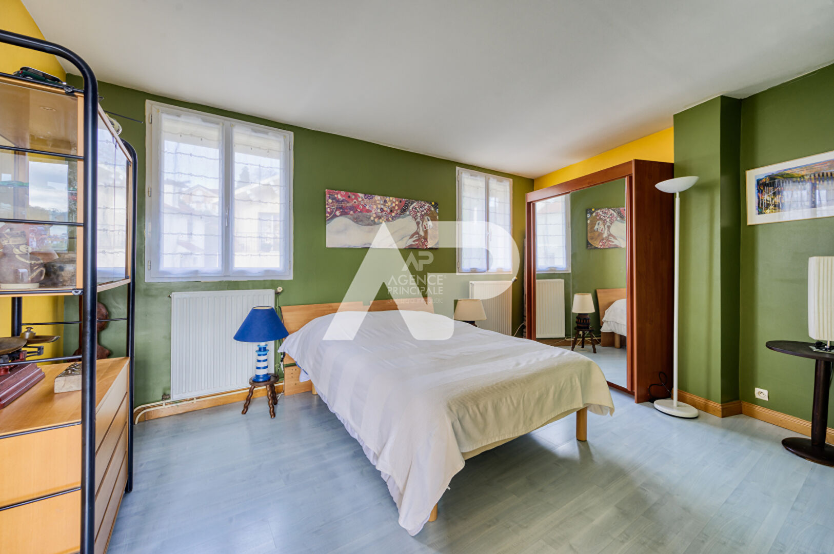 Photo CHAVILLE, Rive Droite * limite Sèvres- Maison  familiale avec possibilité appartement indépendant. image 4/6