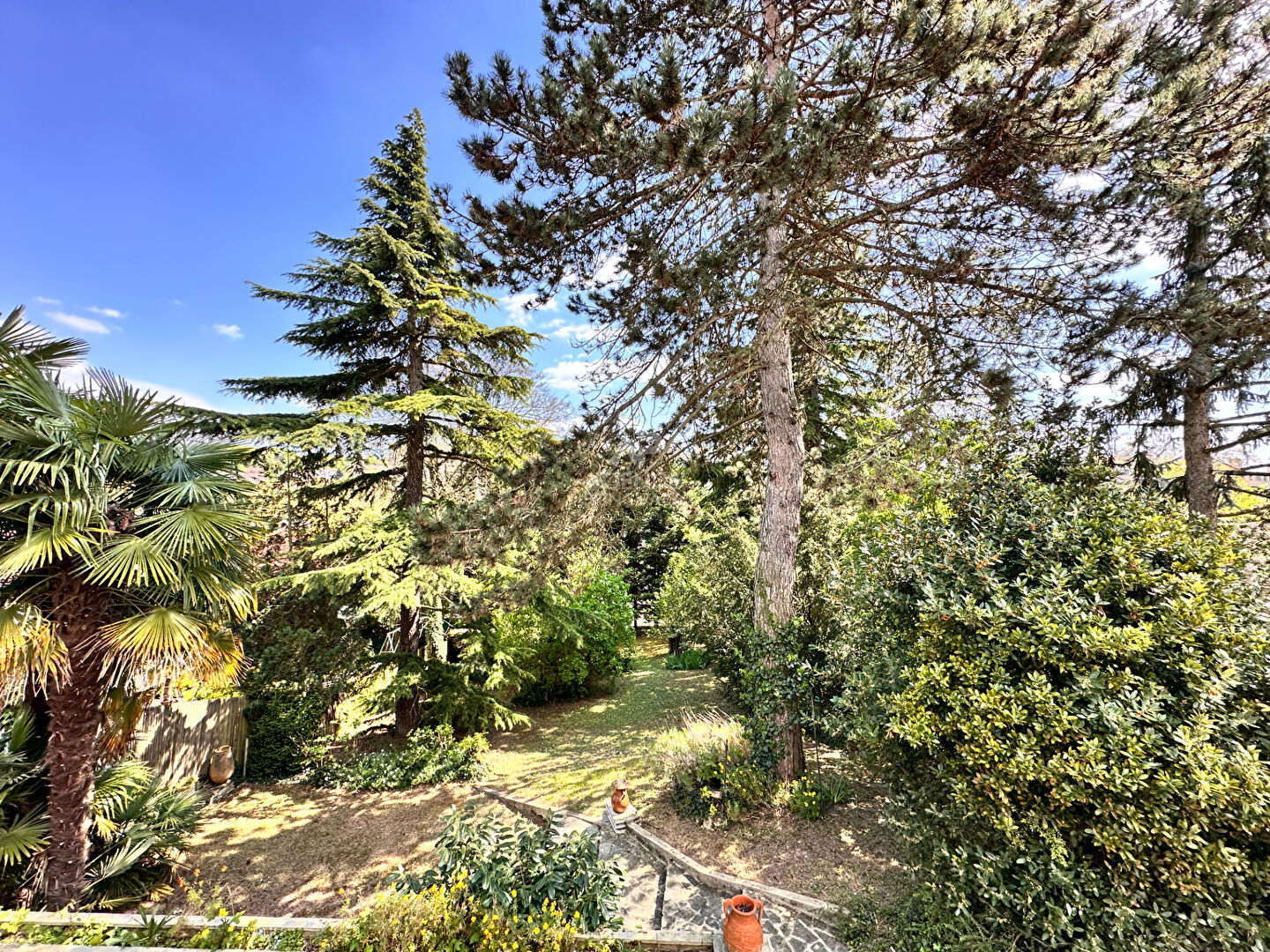 Photo CHAVILLE - RD - Maison de 4 chambres sur un vaste terrain image 1/6