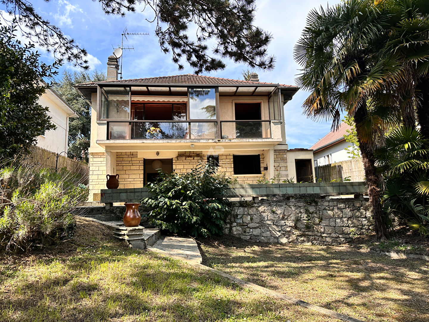 Photo CHAVILLE - RD - Maison de 4 chambres sur un vaste terrain image 2/6