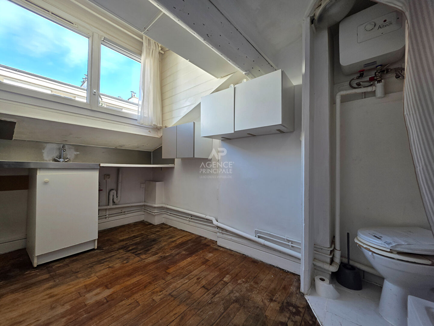 Photo PARIS 18EME - STUDETTE - GUY MOQUET image 2/4