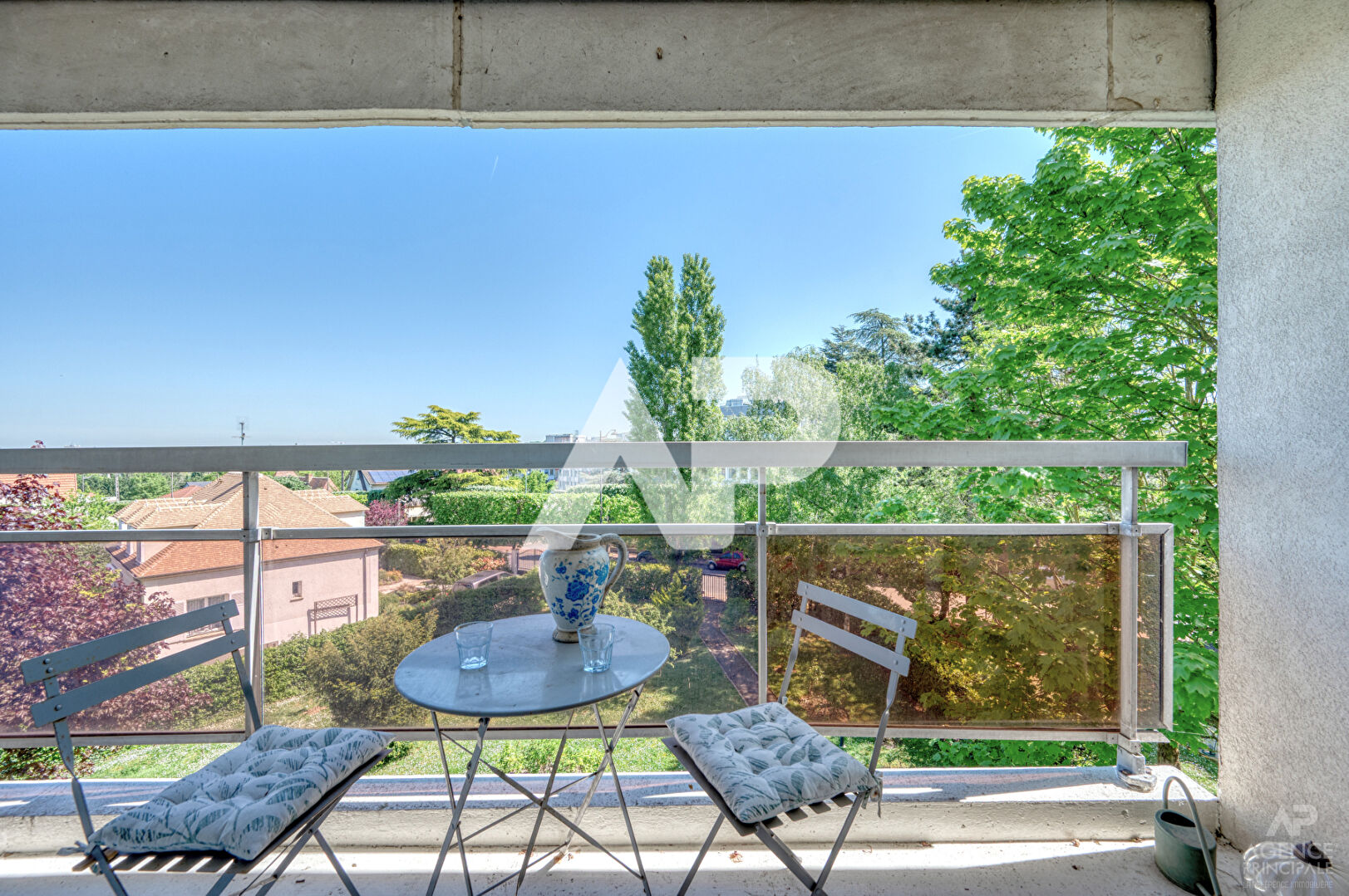 Photo Appartement duplex Rueil Malmaison 6 pièce(s) 102.22 m2 image 5/6