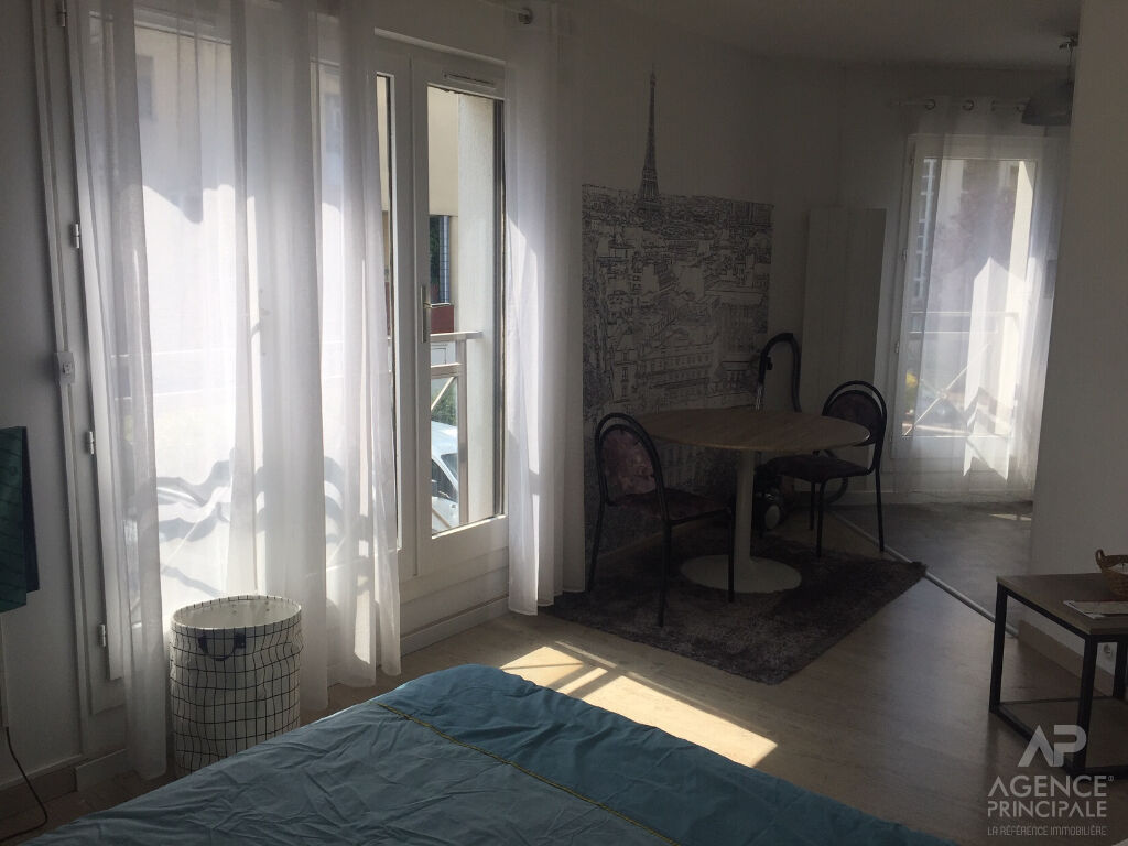 Photo Appartement  Rueil Malmaison 1 pièce(s) 30 m2 image 3/6