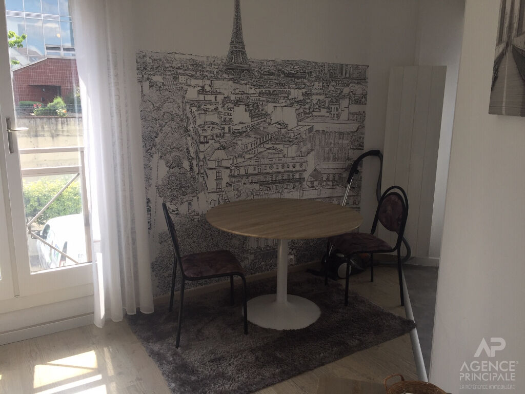 Photo Appartement  Rueil Malmaison 1 pièce(s) 30 m2 image 4/6