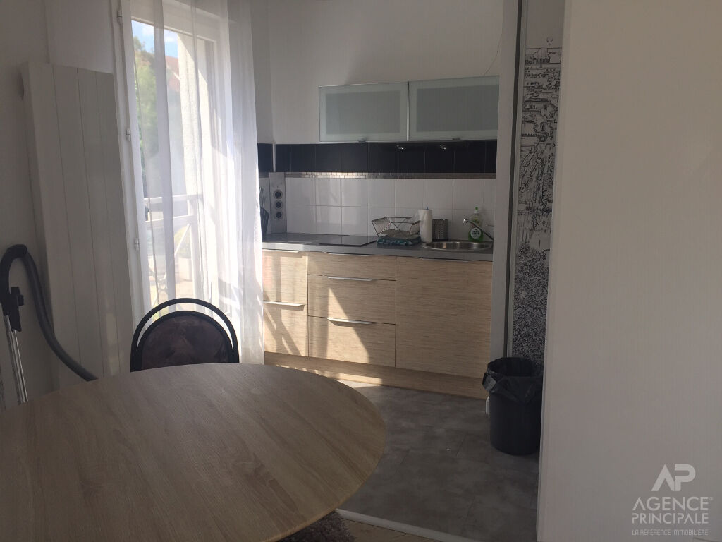 Photo Appartement  Rueil Malmaison 1 pièce(s) 30 m2 image 5/6