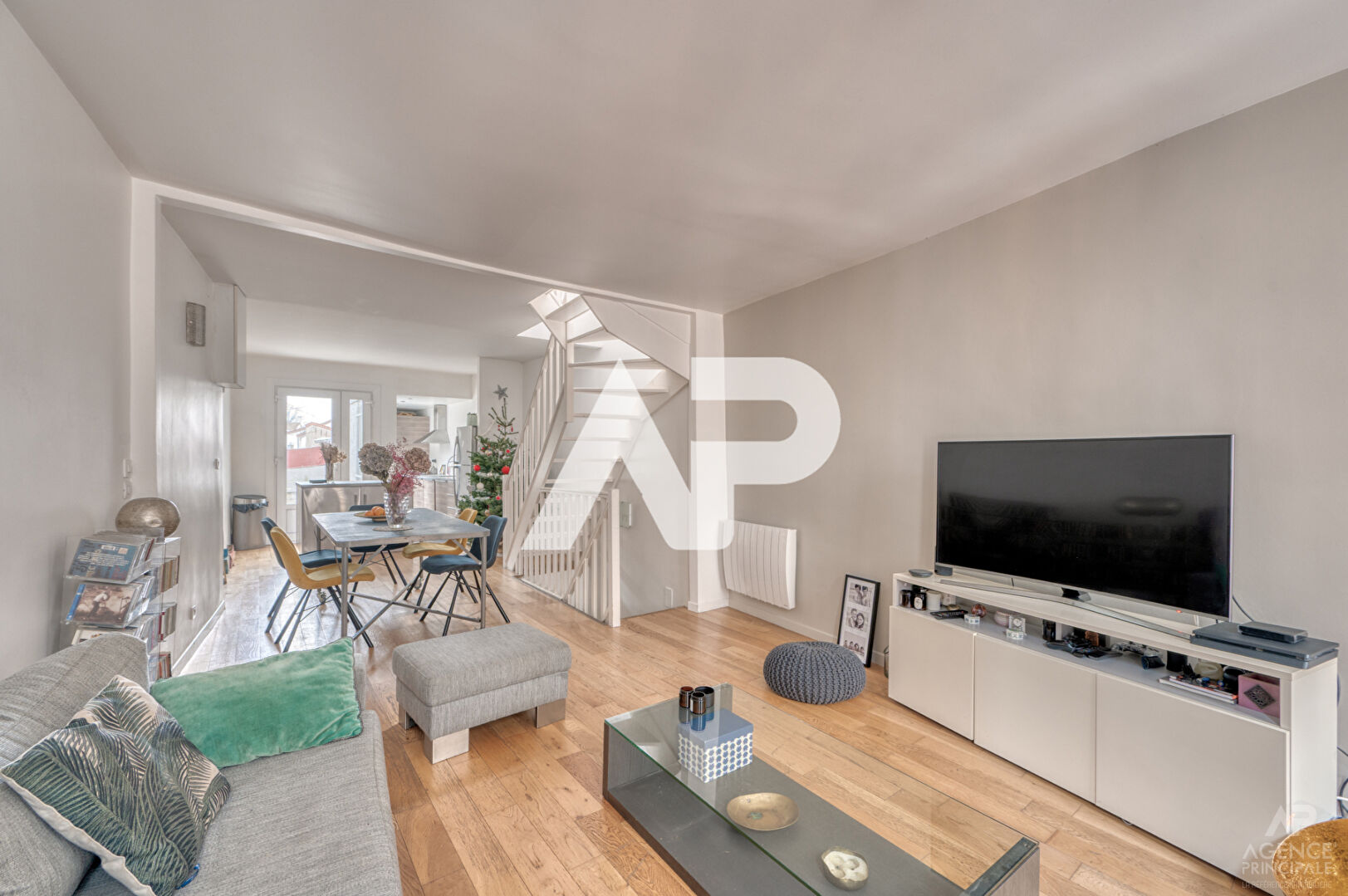 Photo Maison Rueil Malmaison 6 pièce(s) 122 m2 image 1/6