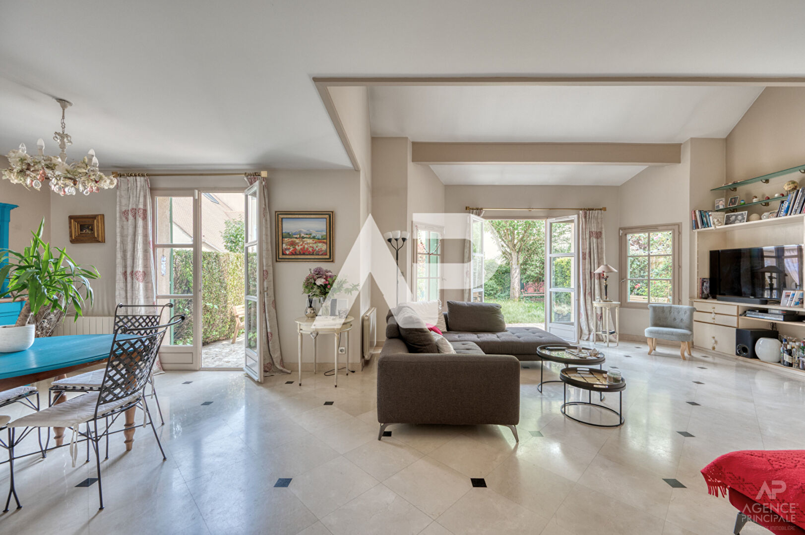 Photo Maison Rueil Malmaison 163.03 m2 image 1/6