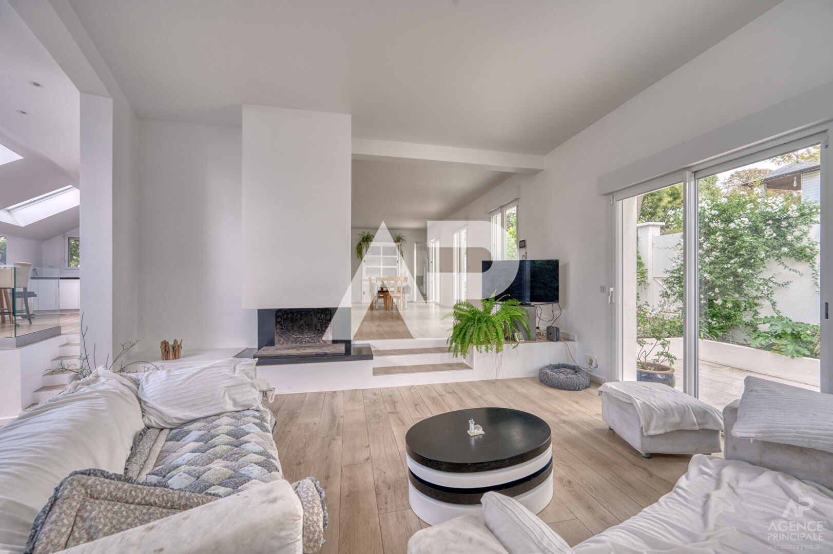 Photo Maison Rueil Malmaison 8 pièce(s) 337 m2 image 1/6