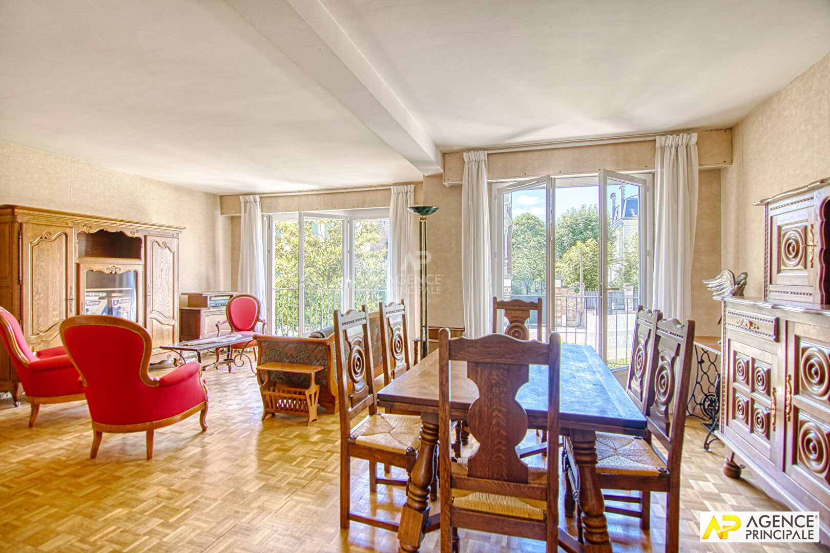 Versailles Rive-Droite Appartement 87  m² carrez avec balcon, ascenseur et parking