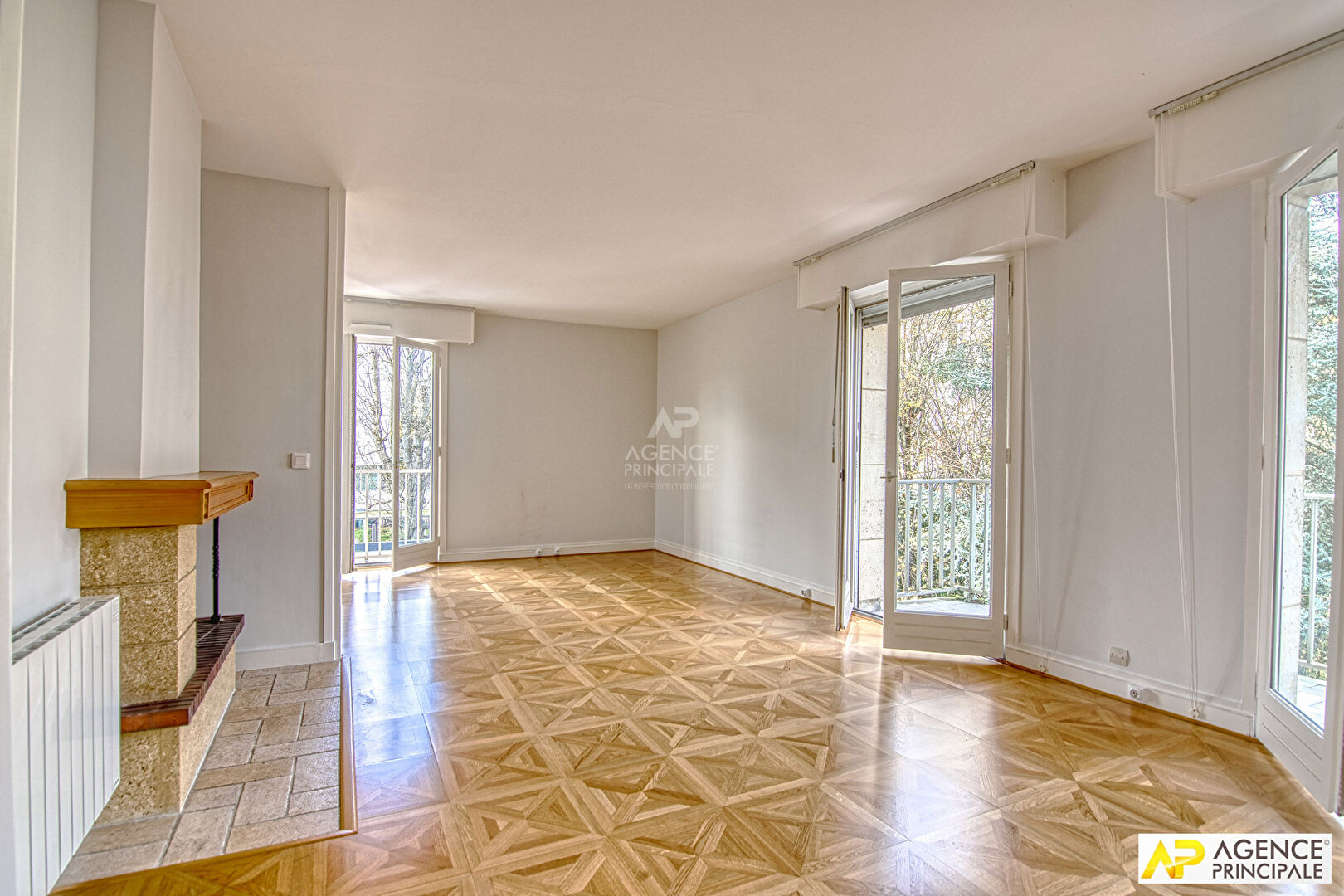 Versailles Avenue de Paris Appartement 4 P 90 m² carrez avec balcon, ascenseur  et parking