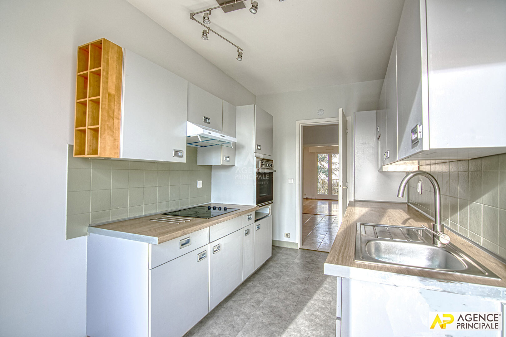 Photo Versailles Avenue de Paris Appartement 4 P 90 m² carrez avec balcon, ascenseur  et parking image 6/6