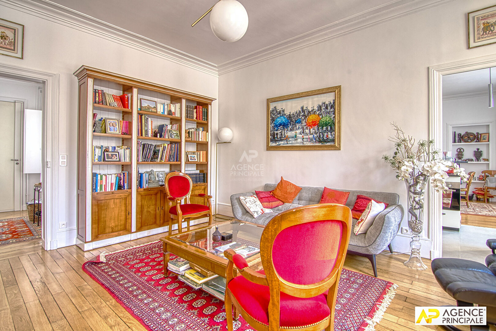 Photo Versailles Notre-Dame Appartement 5 pièces duplex 124.77 m² carrez situé aux 3ème et 4è étage avec ascenseur, chambre de service de 18.08 m² au sol et cave image 2/6