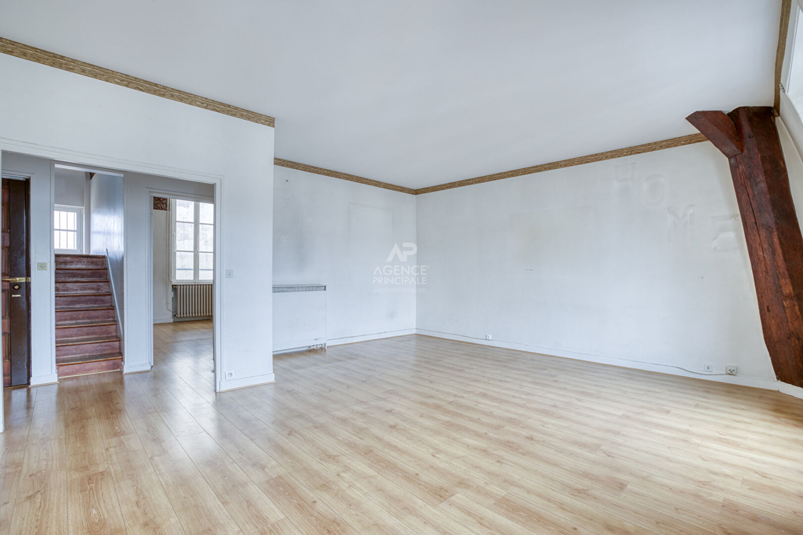 Photo Versailles Notre-Dame rue Hoche Appartement duplex 5 pièces 4 chambres  122.80 m² au sol (109 m² carrez) situé au 3ème  et dernier étage avec cave et place de parking en option image 4/6