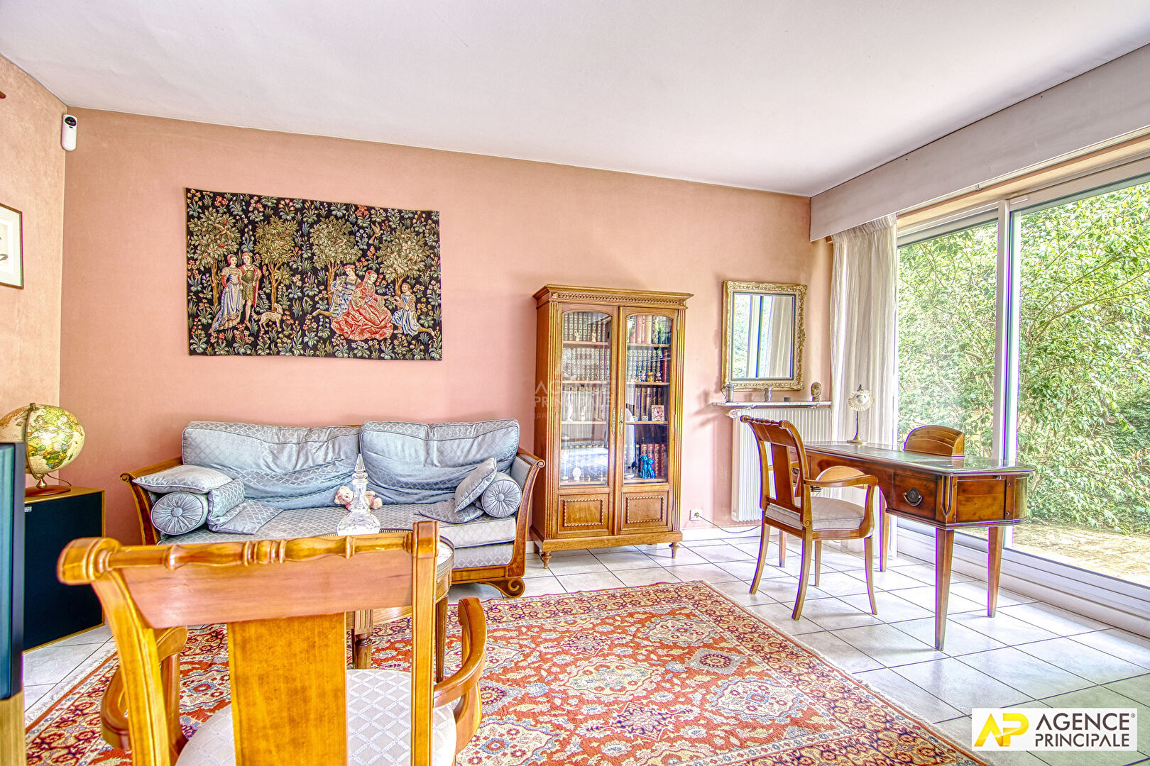 Photo Versailles Clagny Appartement 5 pièces 113 m² rez-de-jardin avec ascenseur, cave et parking et box en sous-sol image 2/6