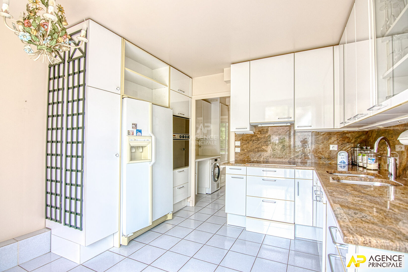 Photo Versailles Glatigny Appartement 6 pièces 174 m² 1er et dernier étage avec ascenseur, terrasses de 91m² et 3 places de parking en sous-sol image 2/6