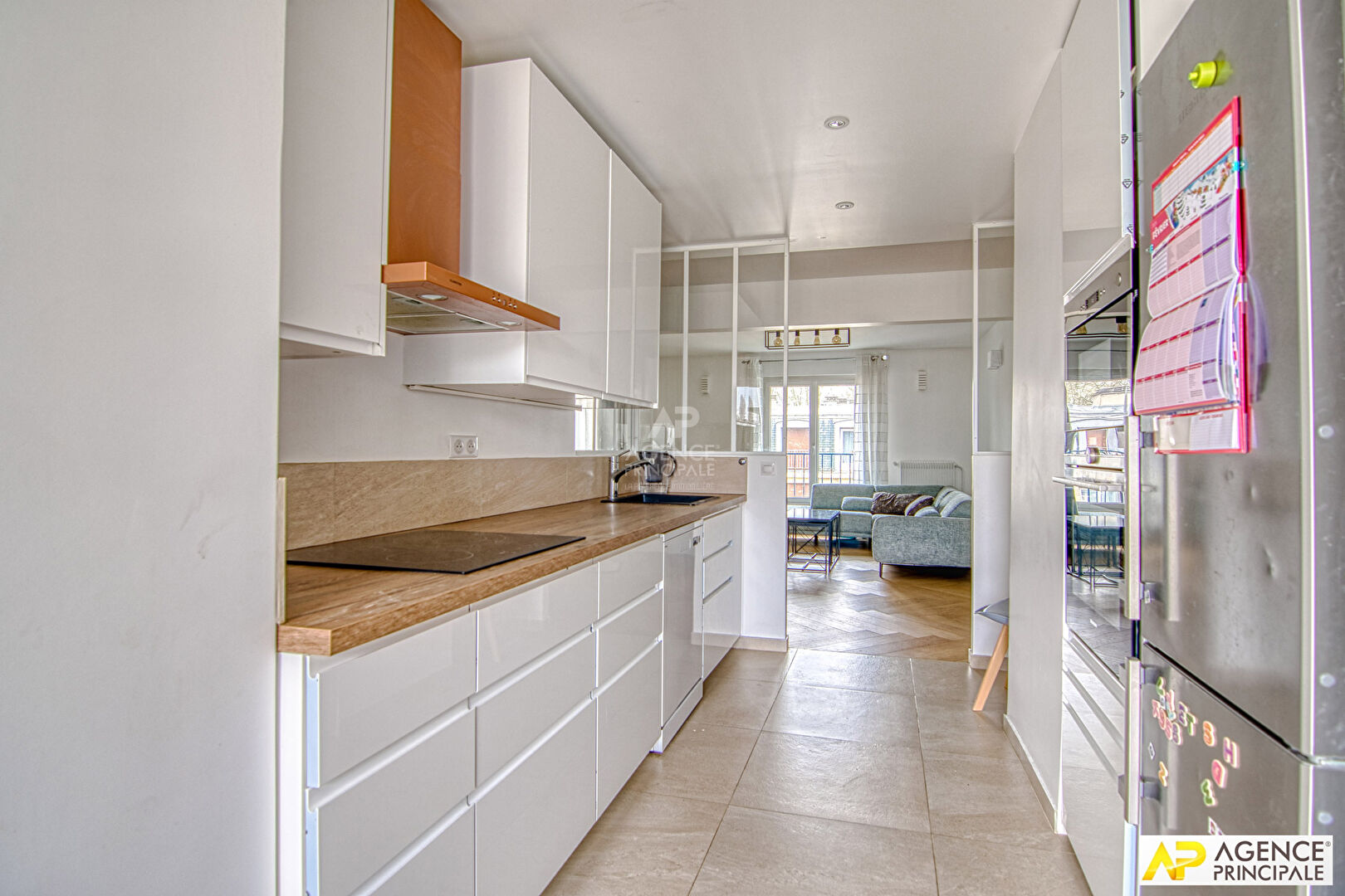 Photo Versailles Avenue de Paris Appartement 6 pièces 138 m² situé au 3ème et dernier étage avec ascenseur, cave et parking en sous-sol image 4/6