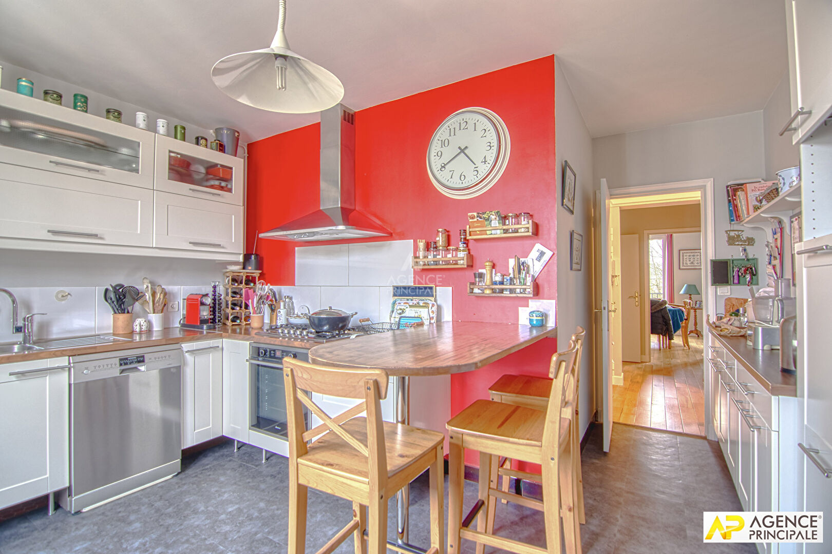 Photo Versailles Avenue de Paris Appartement 7 pièces 139 m² au sol situé au 4ème et dernier étage avec ascenseur, cave et parking en sous-sol image 4/6