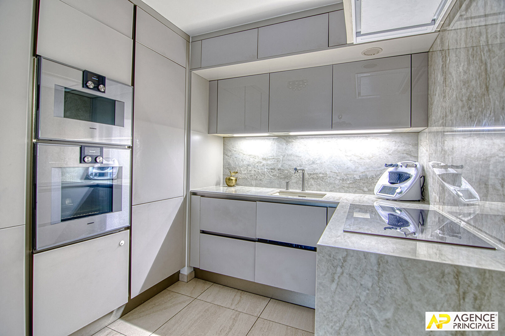 Photo Versailles Notre-Dame Appartement 4 pièces 69.45 m² carrez avec terrasse de 27 m² image 2/6