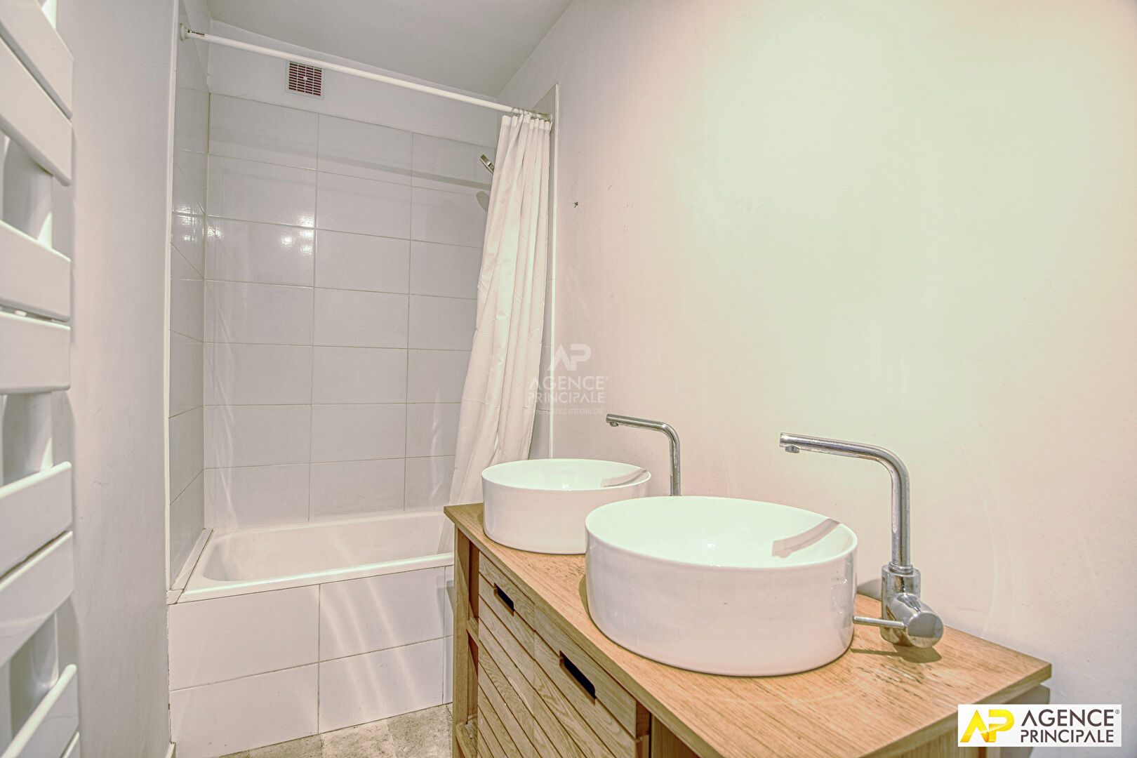 Photo Versailles Saint-Louis Appartement duplex 6 pièces 2ème et dernier étage 102.32 m² au sol image 5/6