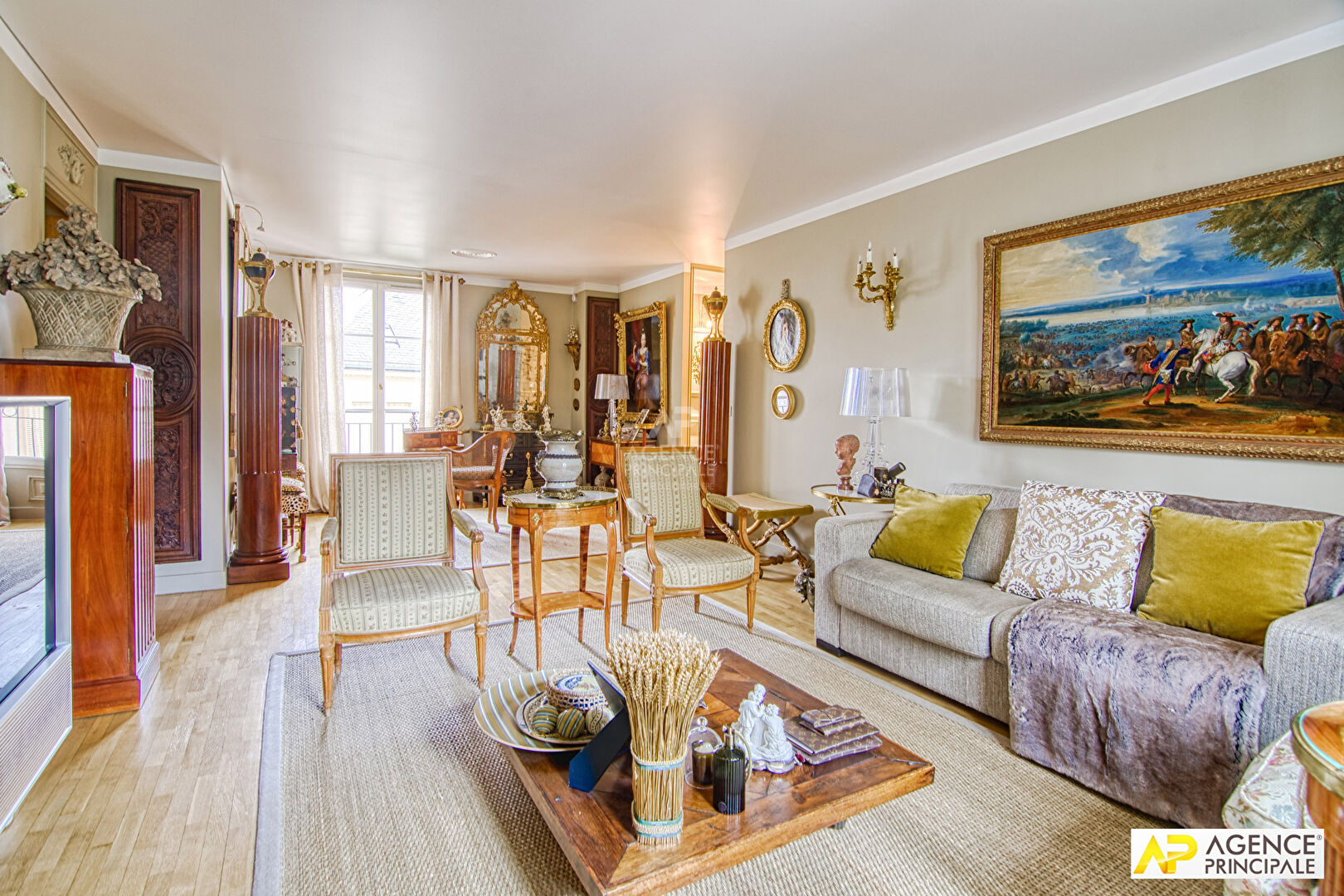 Photo Versailles Chantiers Appartement 4 pièces 82 m² situé au 1er étage avec ascenseur, cave et parking double en enfilade en sous sol image 3/6