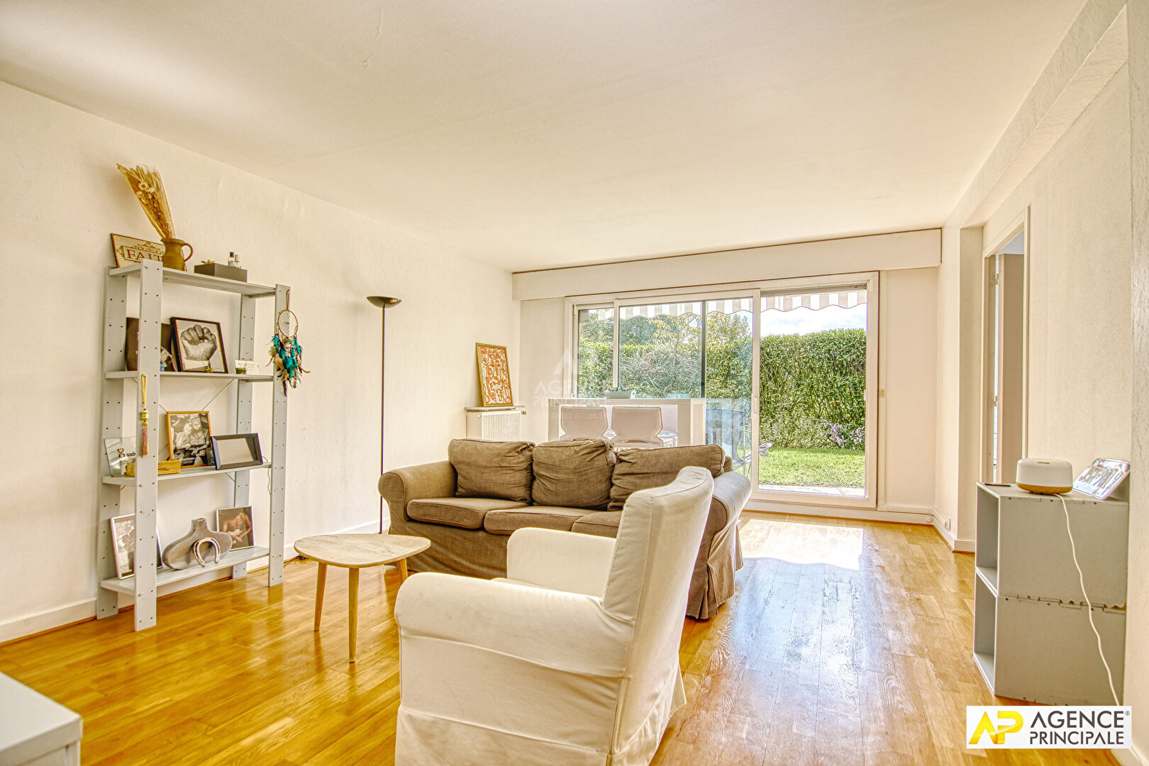 Versailles Clagny Labruyère - Appartement 4 pièces 89 M² rez de-jardin avec cave et place de parking en sous-sol