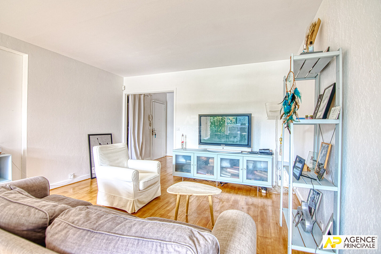 Photo Versailles Clagny Labruyère - Appartement 4 pièces 89 M² rez de-jardin avec cave et place de parking en sous-sol image 3/6