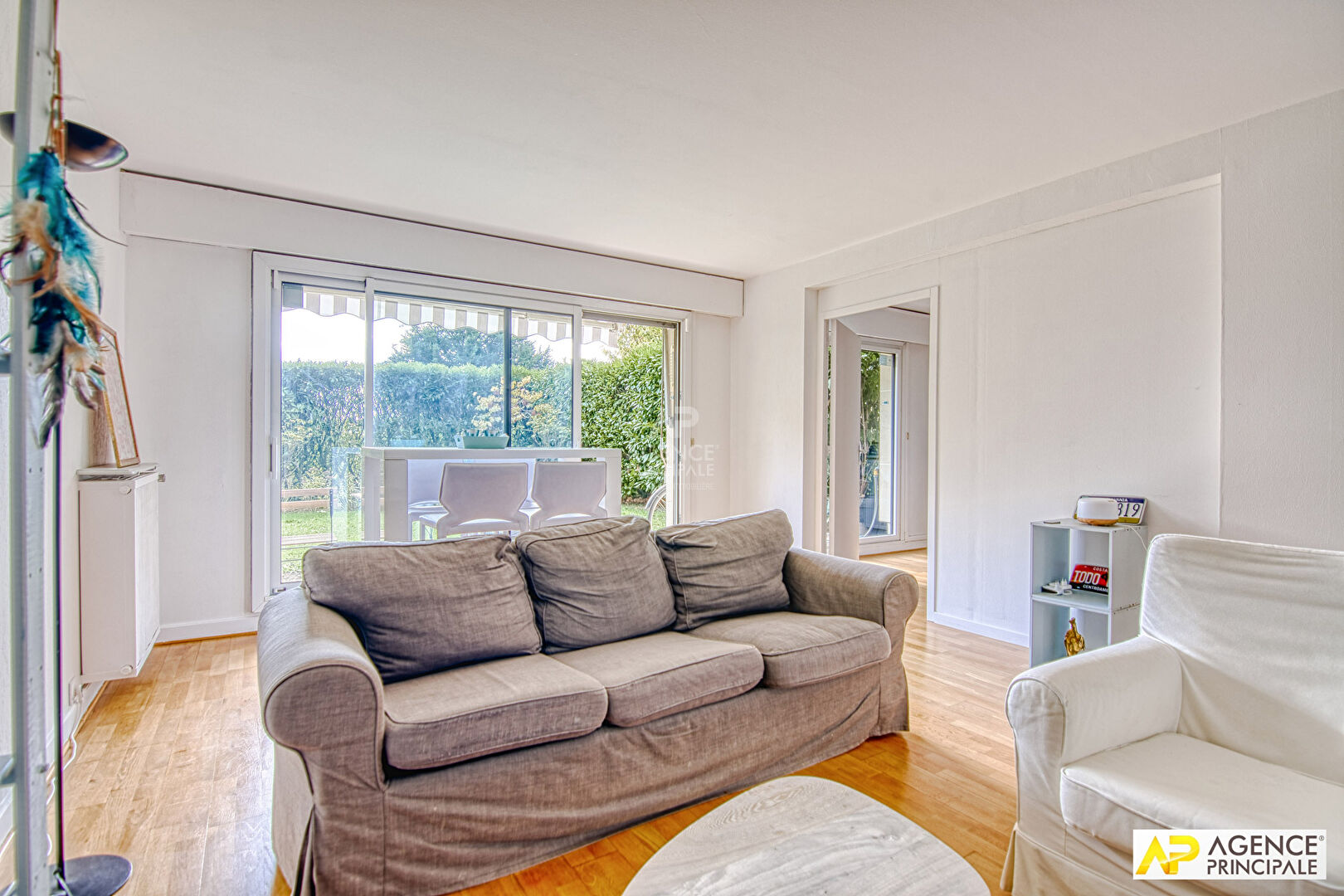 Photo Versailles Clagny Labruyère - Appartement 4 pièces 89 M² rez de-jardin avec cave et place de parking en sous-sol image 4/6