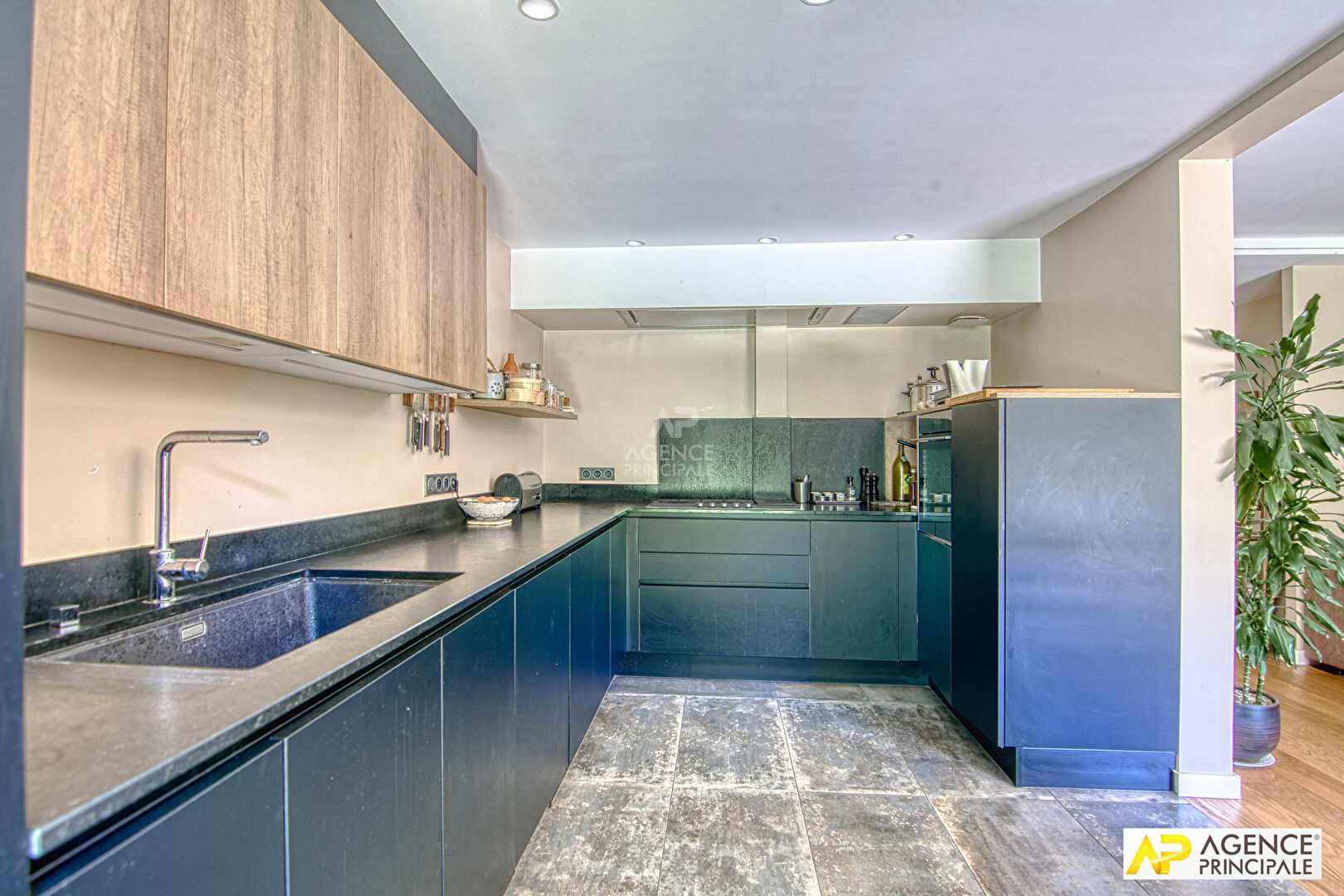 Photo Versailles Clagny Appartement  4 pièce(s) 96 m² carrez en rez-de-jardin avec terrasse et jardin privatif plein sud, cave et parking image 3/6