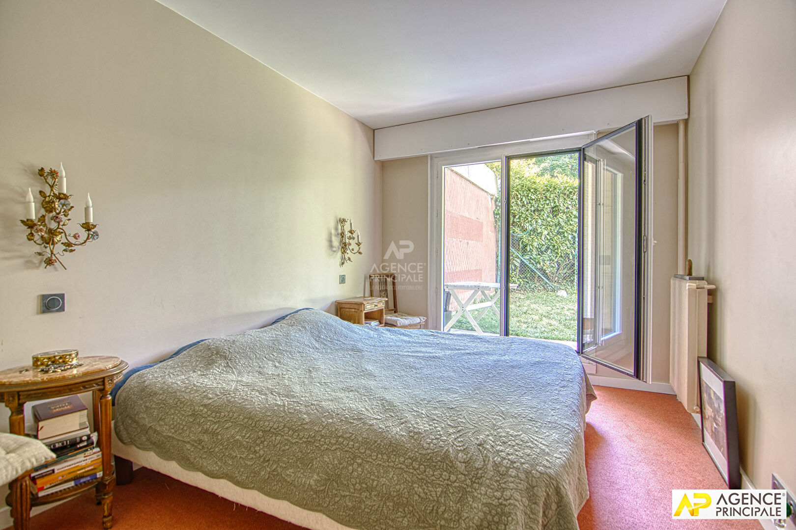 Photo Versailles Clagny Appartement  4 pièce(s) 96 m² carrez en rez-de-jardin avec terrasse et jardin privatif plein sud, cave et parking image 6/6