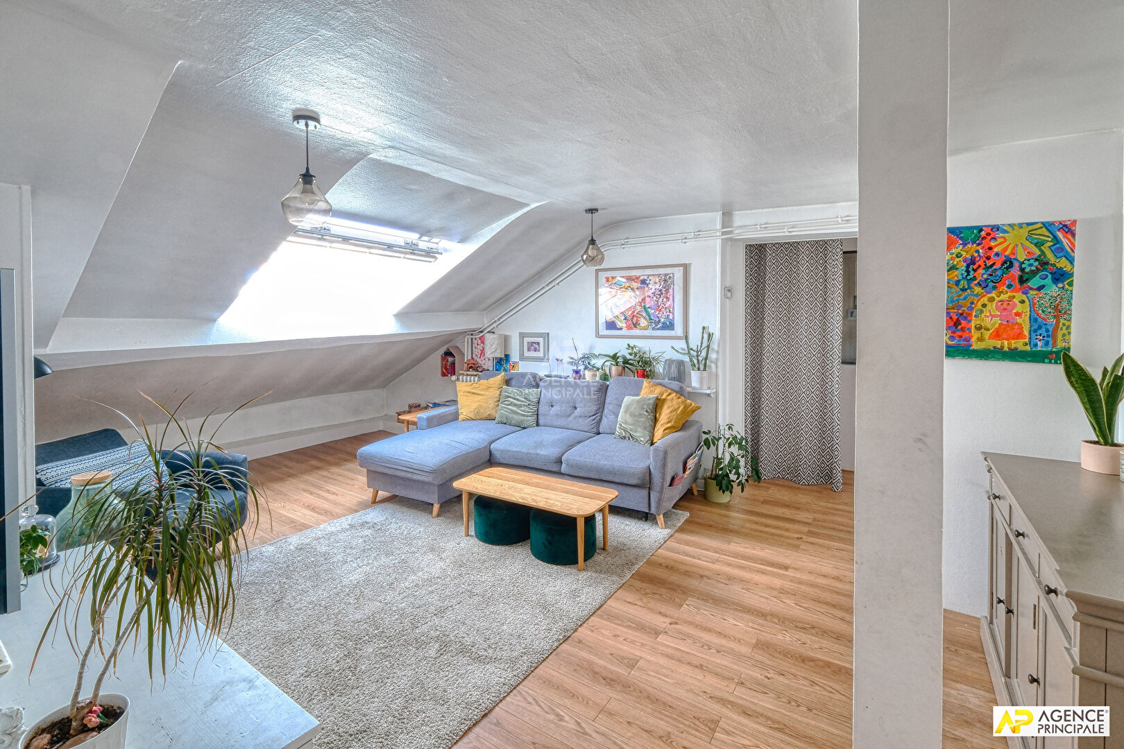 Photo Versailles Notre-Dame Appartement 4 pièces 85m² au sol situé au dernier étage image 4/6