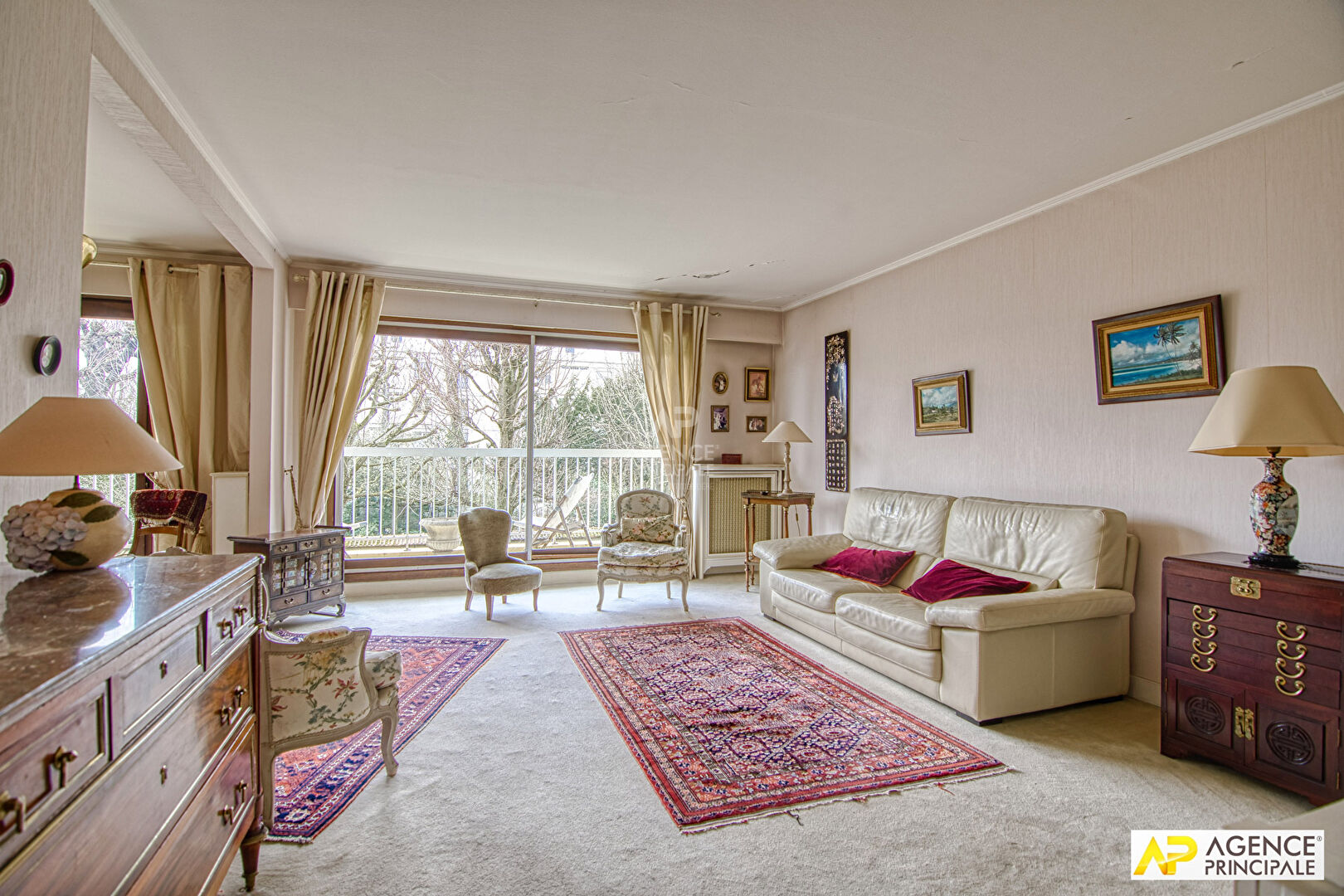 Photo Versailles Rive-Droite Appartement 5 pièces 105.4 m² carrez situé au 1er étage avec ascenseur, grande cave, box et place de parking en sous-sol image 4/6