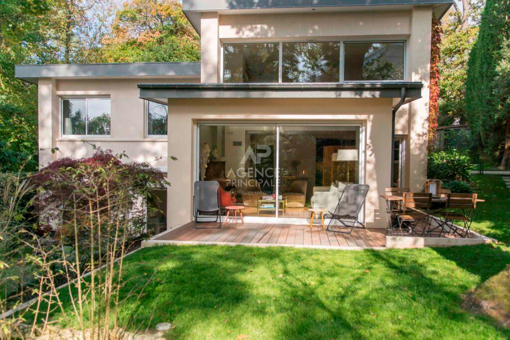 Versailles Clagny Maison d'architecte 6 pièces 175 m² au sol (157m² Carrez) sur parcelle de 527 m²