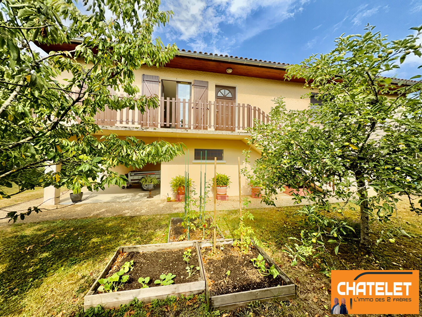 MAISON FAMILIALE À PÉRONAS (QUARTIER DE LA CORRERIE) PROCHE LYCÉES DE BOURG-EN-BRESSE