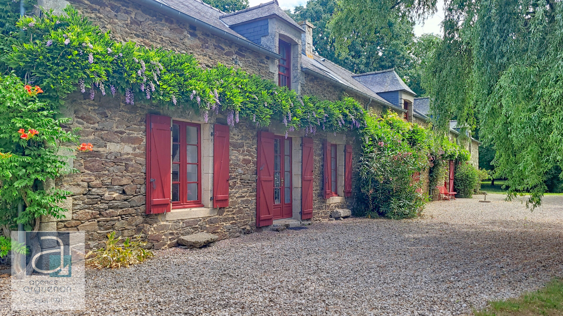 Entre Dinan et la côte - belle propriété à Corseul sur 1+ hectares