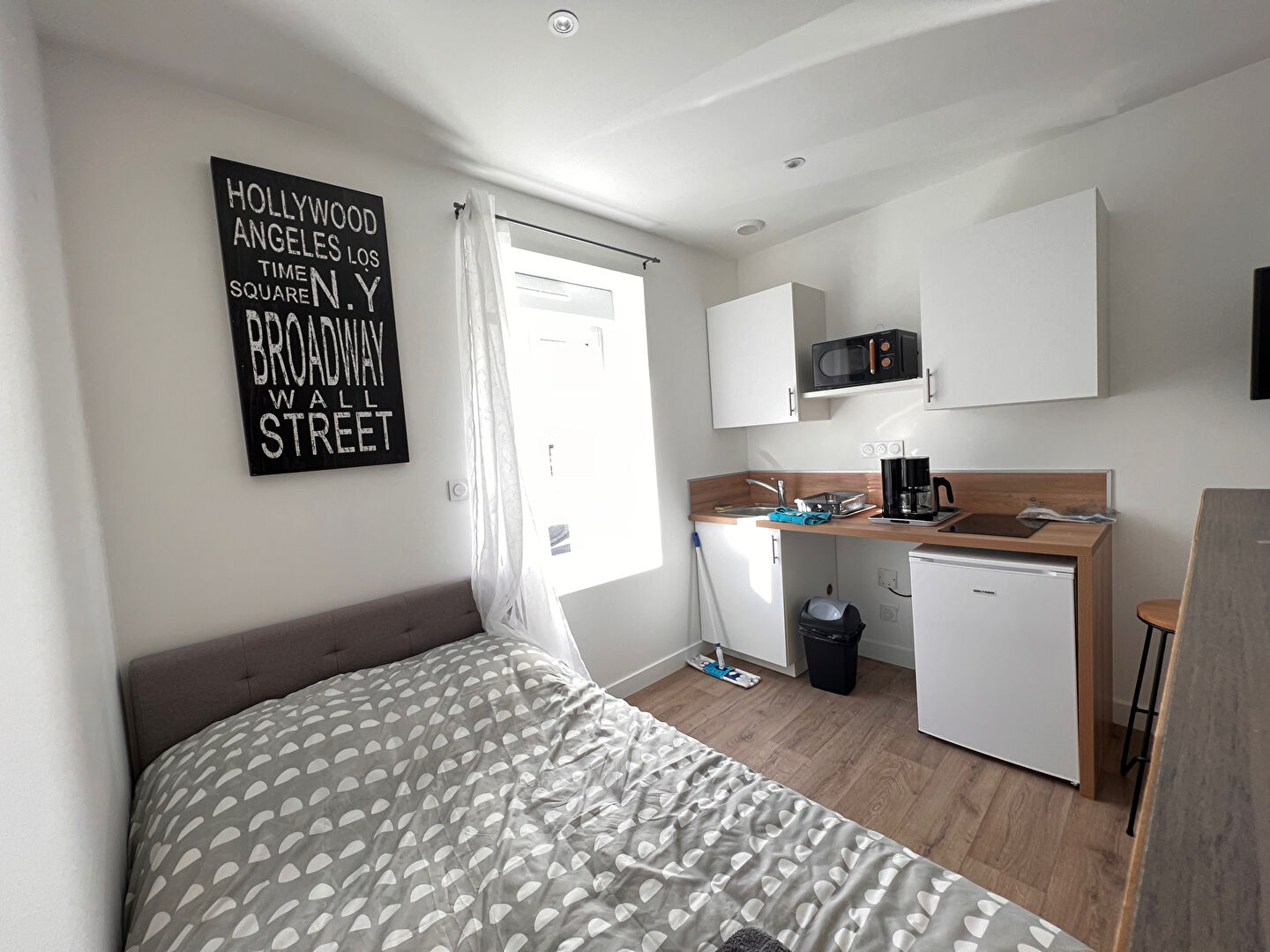 Photo STUDIO MEUBLE CENTRE RENOVE image 3/6