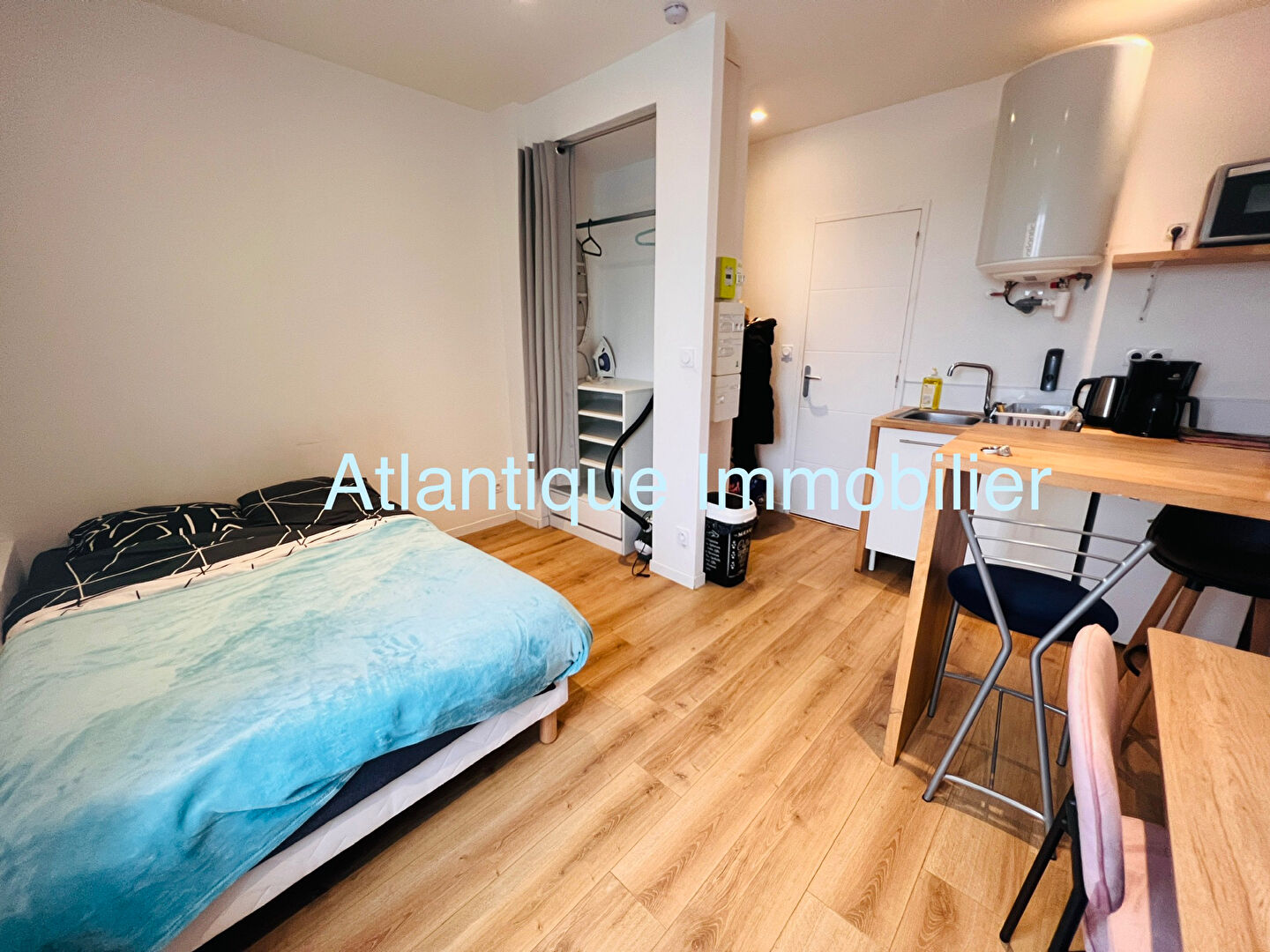 Photo studio meuble centre image 3/5